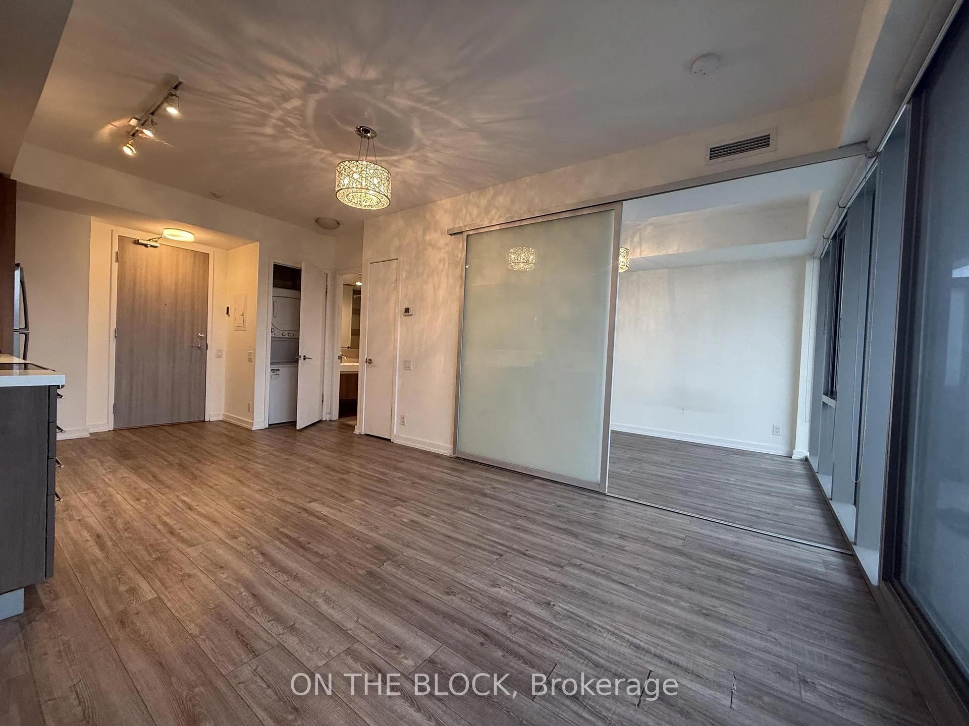 Front of Unit 1503, 390 Cherry Street