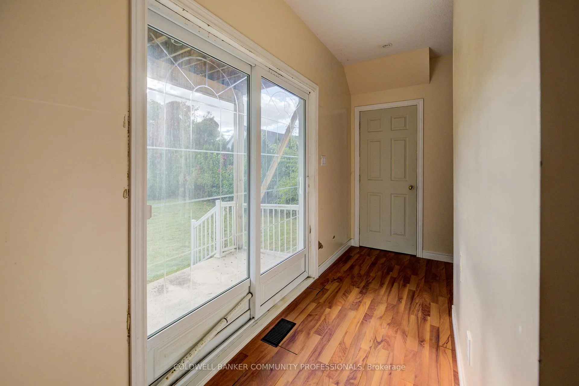 Photo 14 of 7 Robinson Street S, Grimsby, Grimsby East — HOMEH