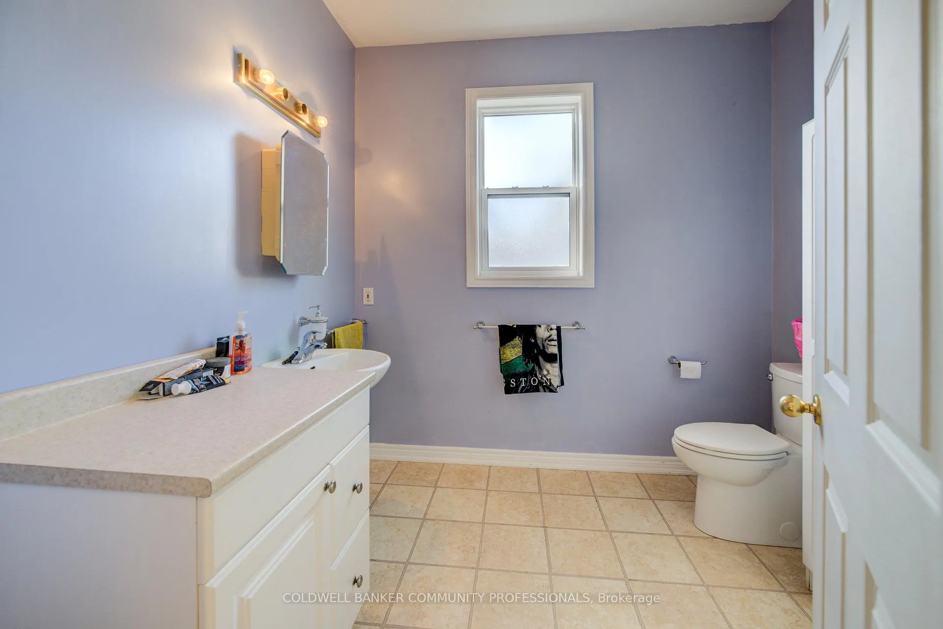 Photo 21 of 7 Robinson Street S, Grimsby, Grimsby East — HOMEH