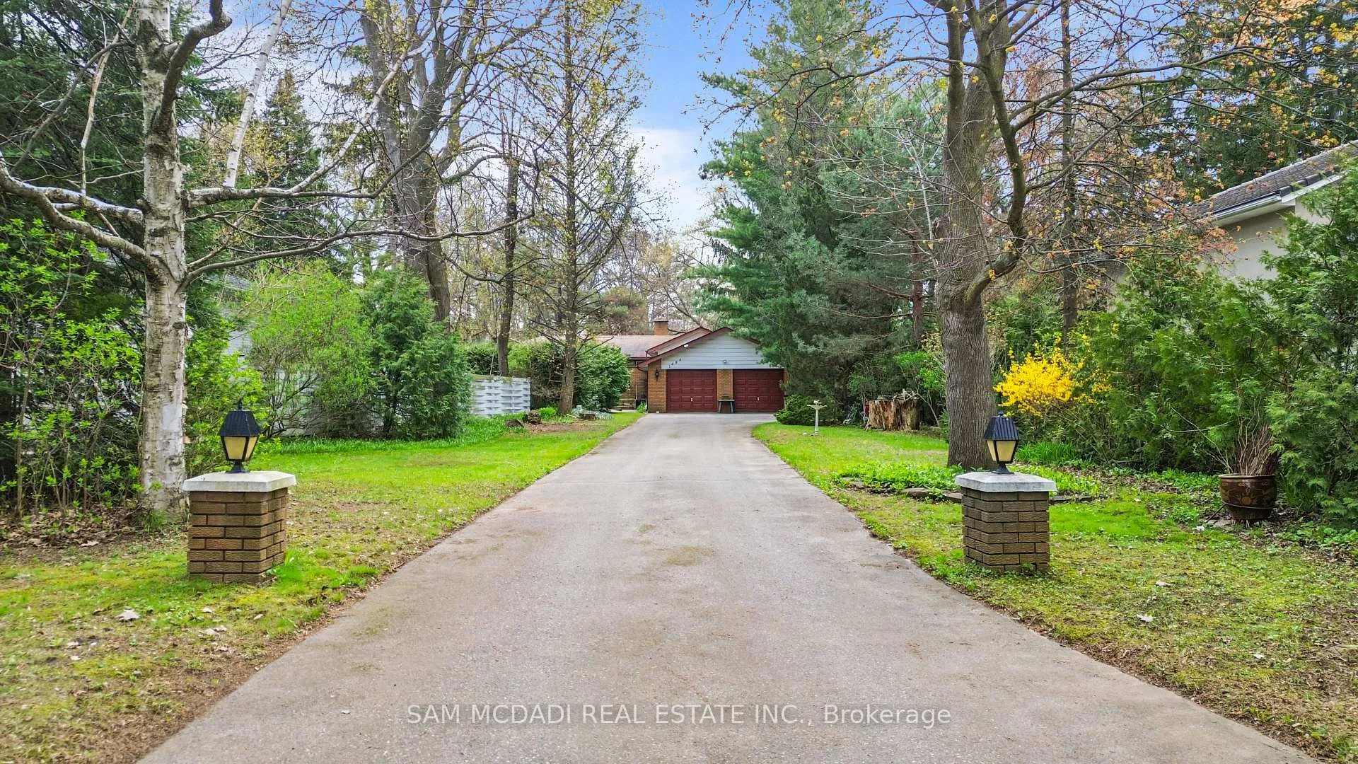 Photo 1 of 1484 Indian Road, Mississauga, Lorne Park — HOMEH