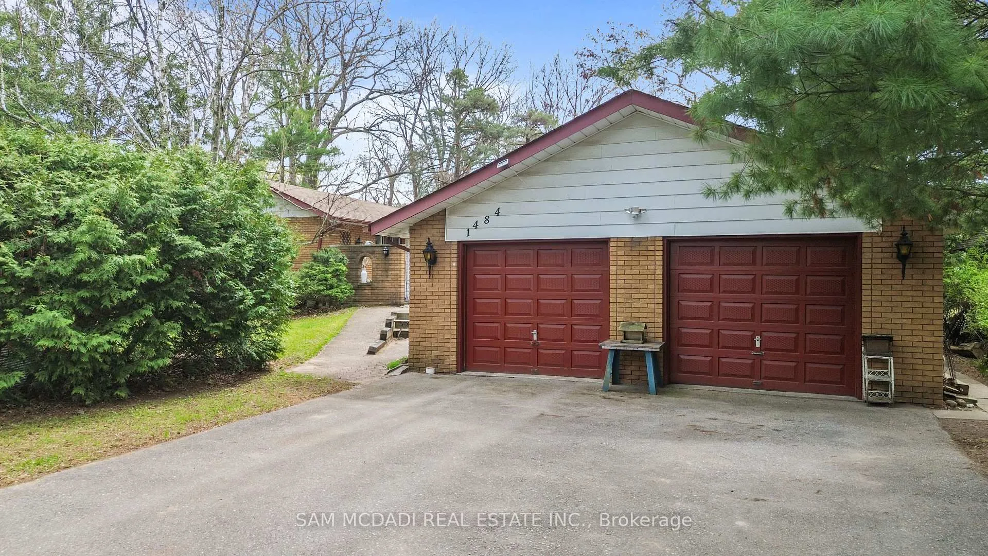 Photo 3 of 1484 Indian Road, Mississauga, Lorne Park — HOMEH