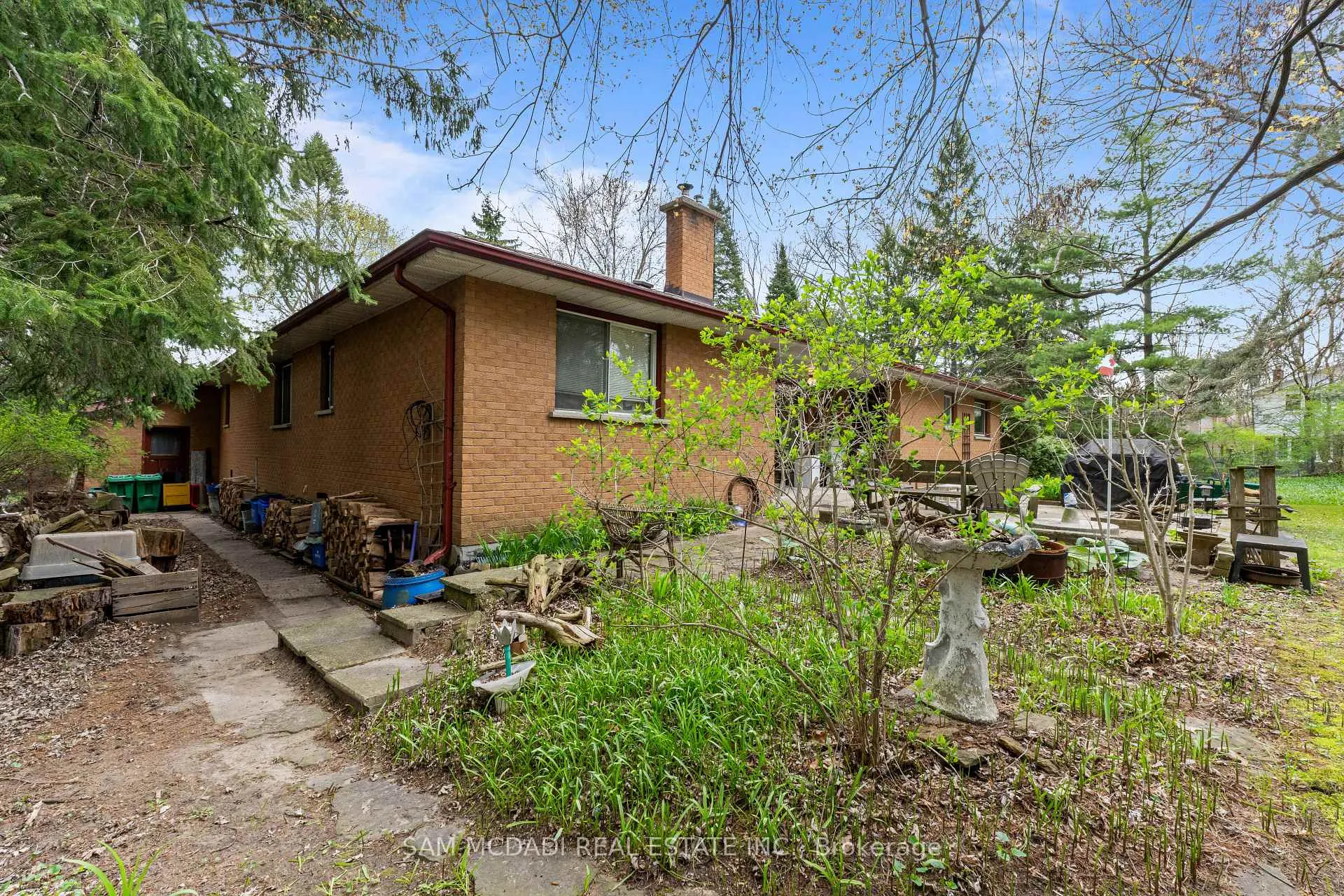 Photo 11 of 1484 Indian Road, Mississauga, Lorne Park — HOMEH