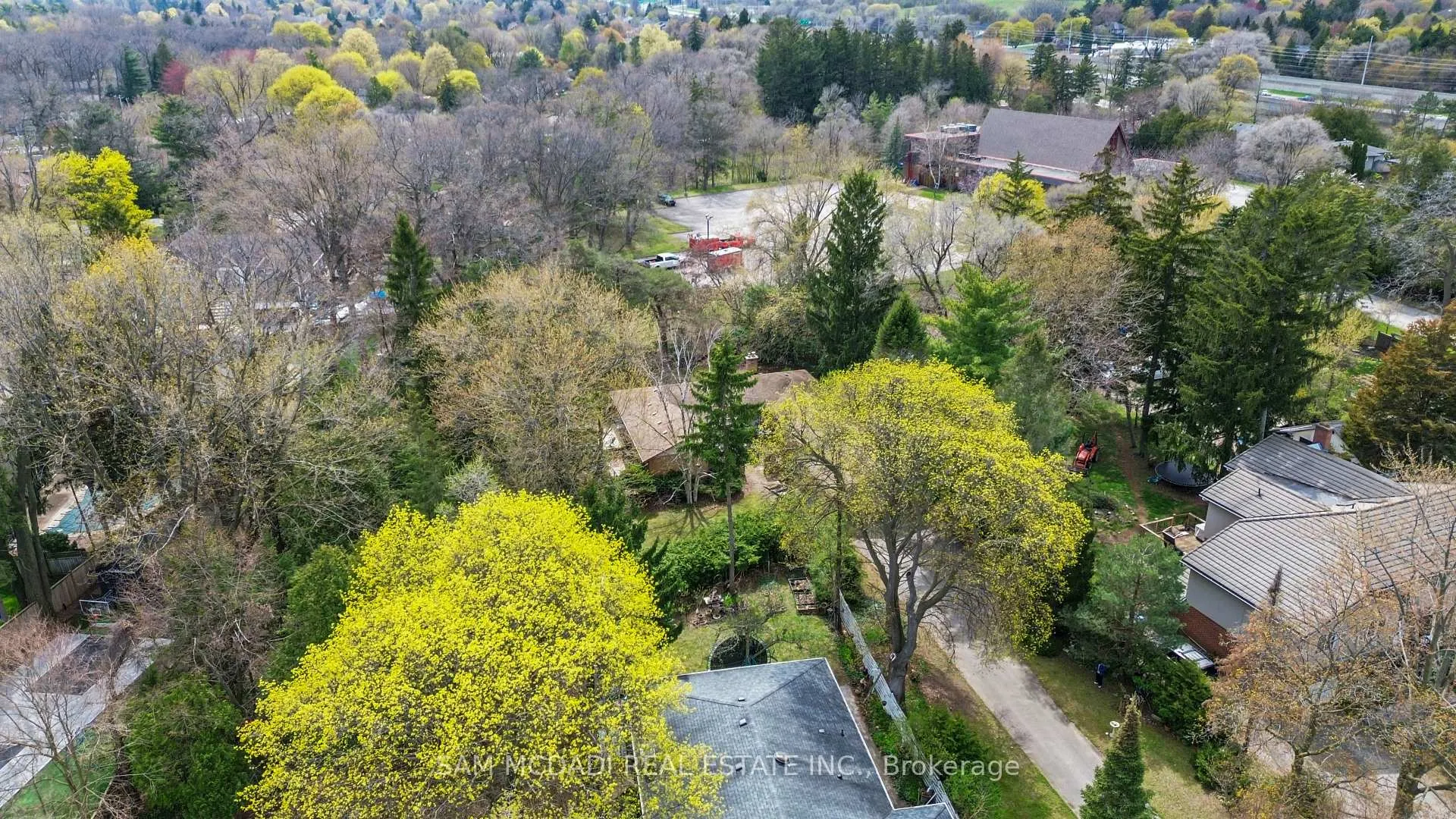 Photo 17 of 1484 Indian Road, Mississauga, Lorne Park — HOMEH