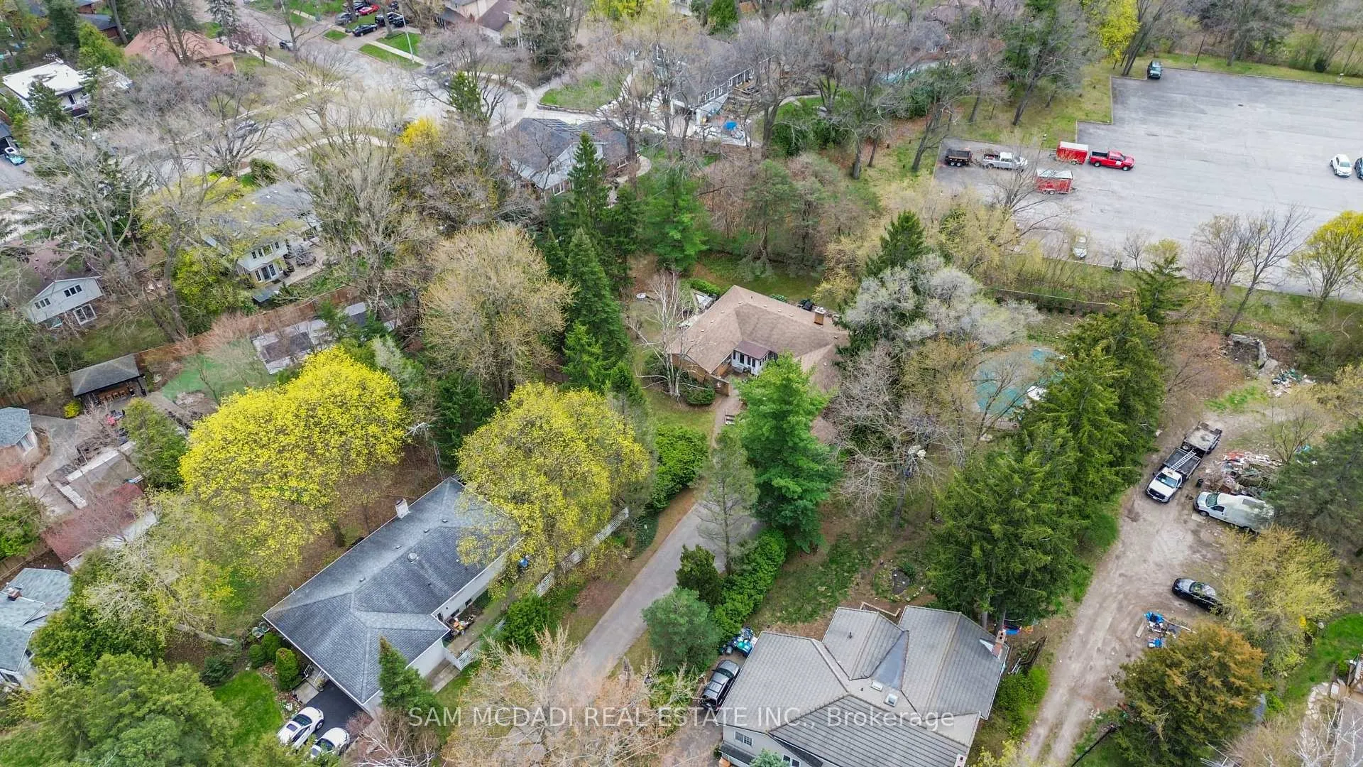 Photo 19 of 1484 Indian Road, Mississauga, Lorne Park — HOMEH