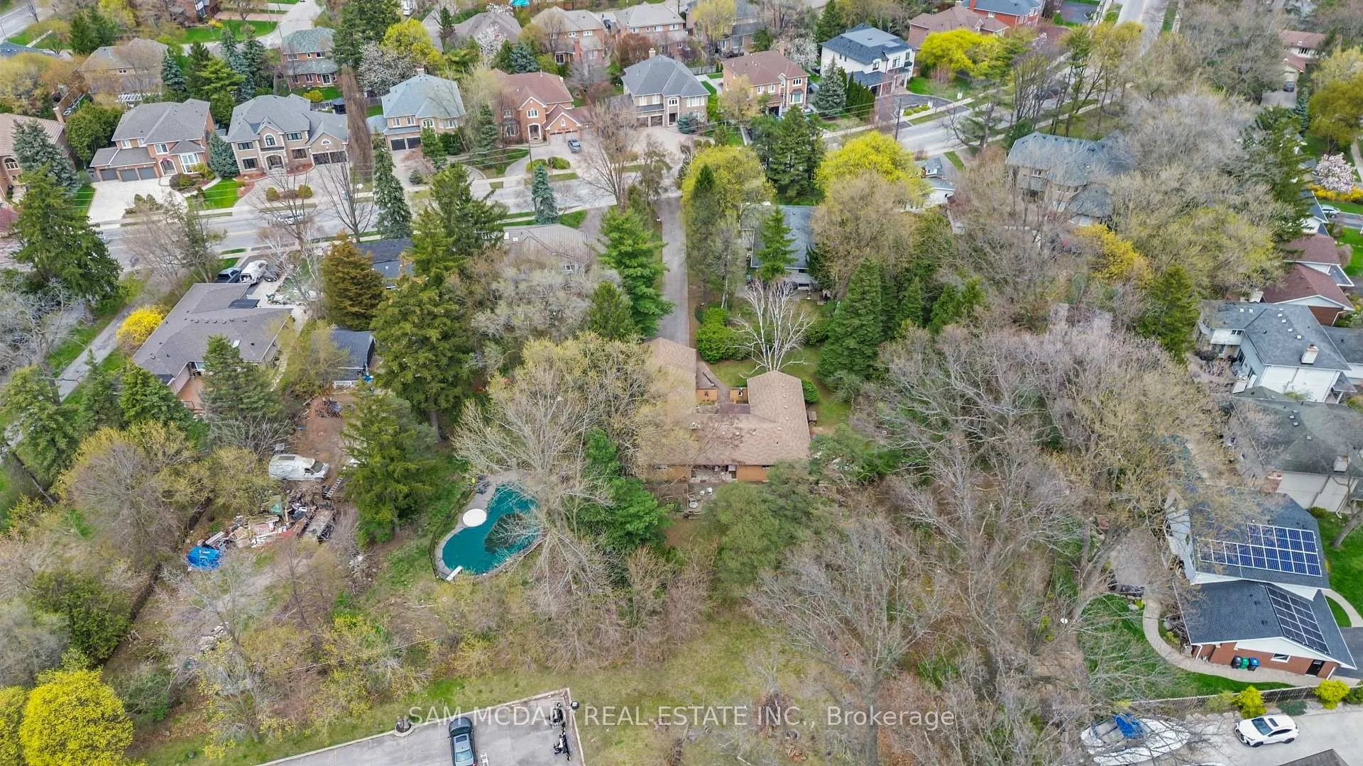 Photo 20 of 1484 Indian Road, Mississauga, Lorne Park — HOMEH