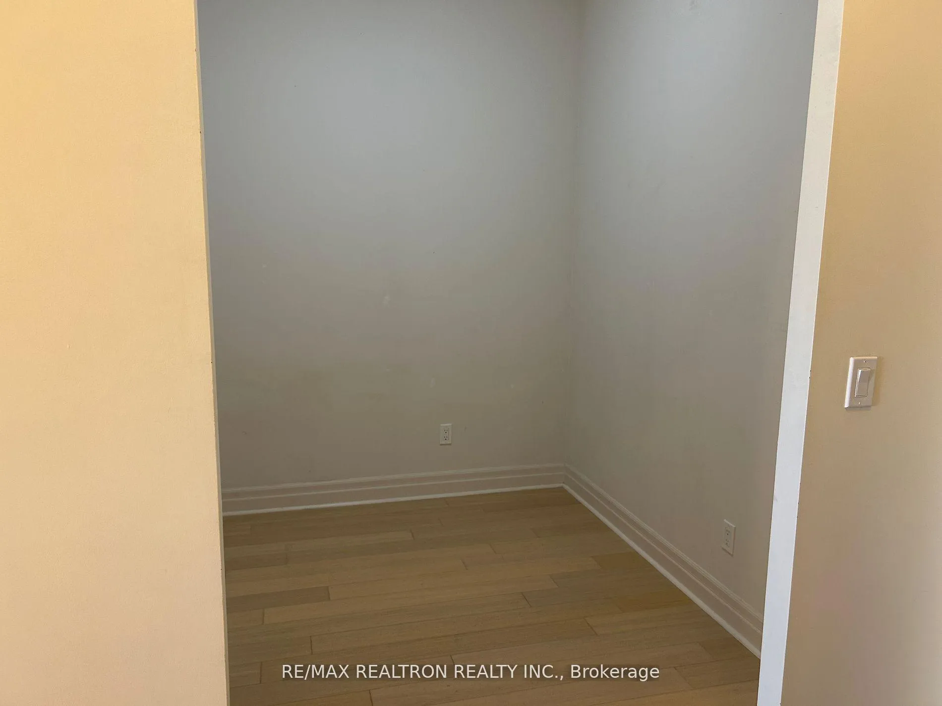Photo 5 of Unit 813, 8130 Birchmount Road, Markham, Unionville — HOMEH