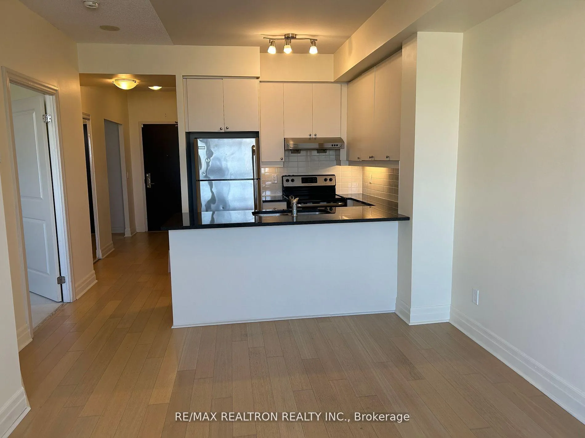 Photo 12 of Unit 813, 8130 Birchmount Road, Markham, Unionville — HOMEH