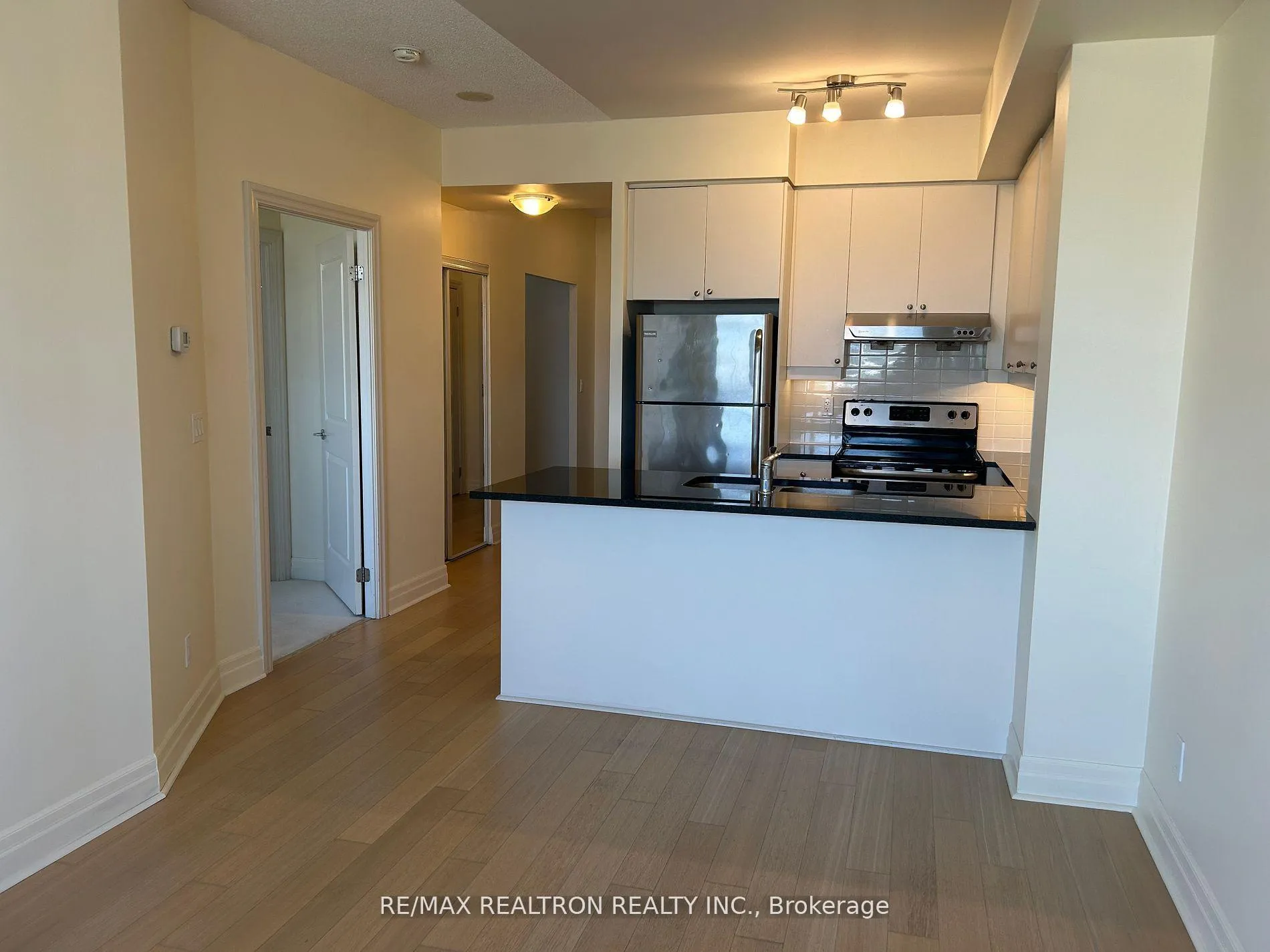 Photo 13 of Unit 813, 8130 Birchmount Road, Markham, Unionville — HOMEH