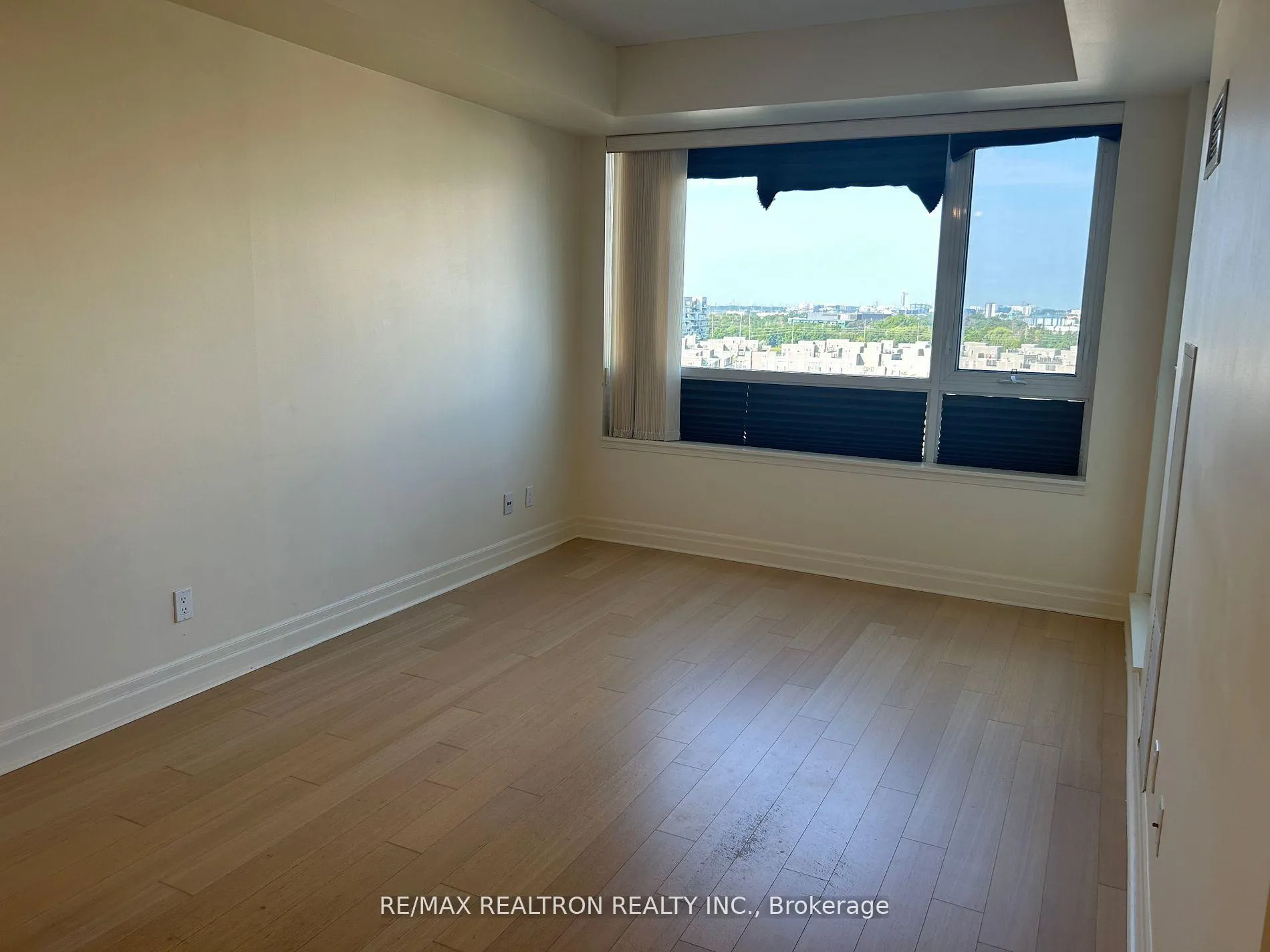 Photo 16 of Unit 813, 8130 Birchmount Road, Markham, Unionville — HOMEH