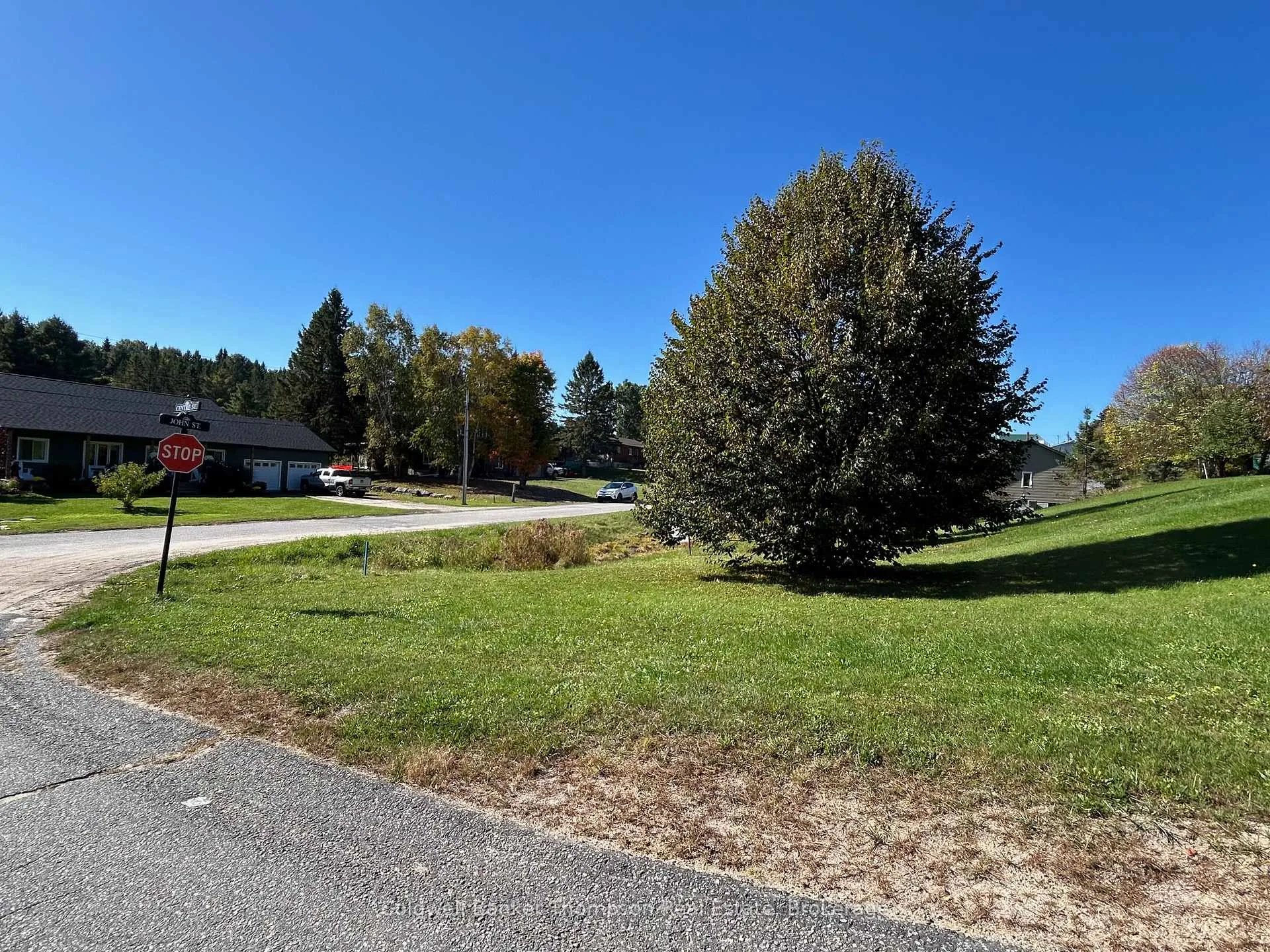 Photo 11 of 119 Centre Street, Burk's Falls — HOMEH