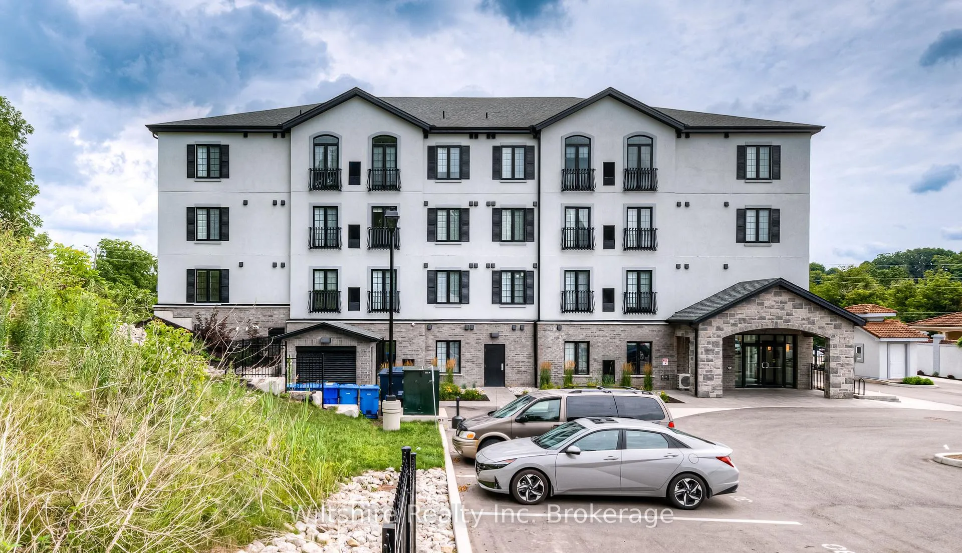 Photo 2 of Unit 405, 3 John Pound Road, Tillsonburg — HOMEH