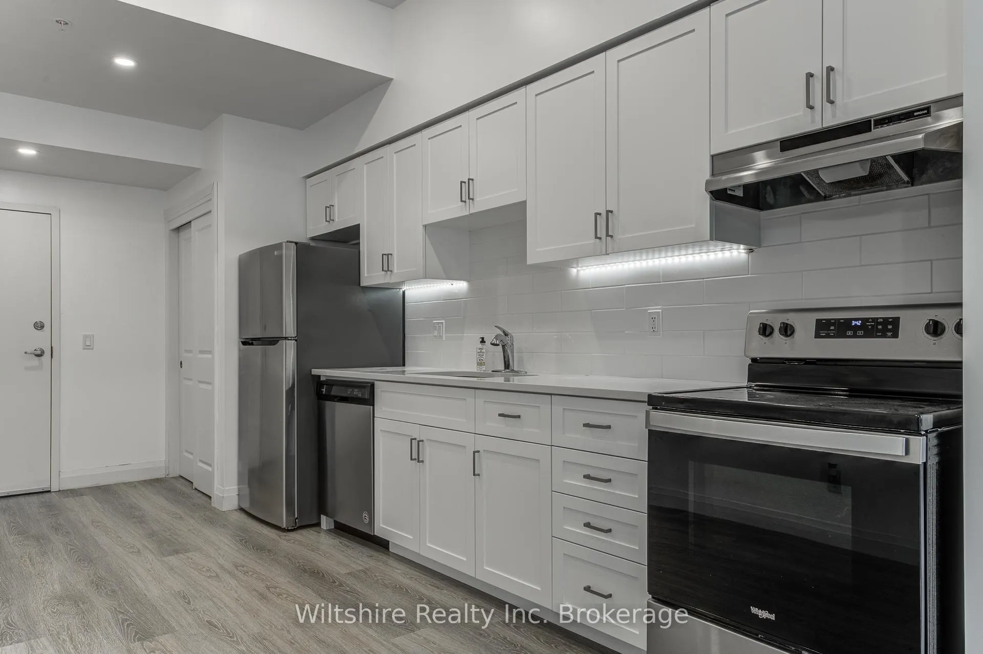 Photo 7 of Unit 405, 3 John Pound Road, Tillsonburg — HOMEH