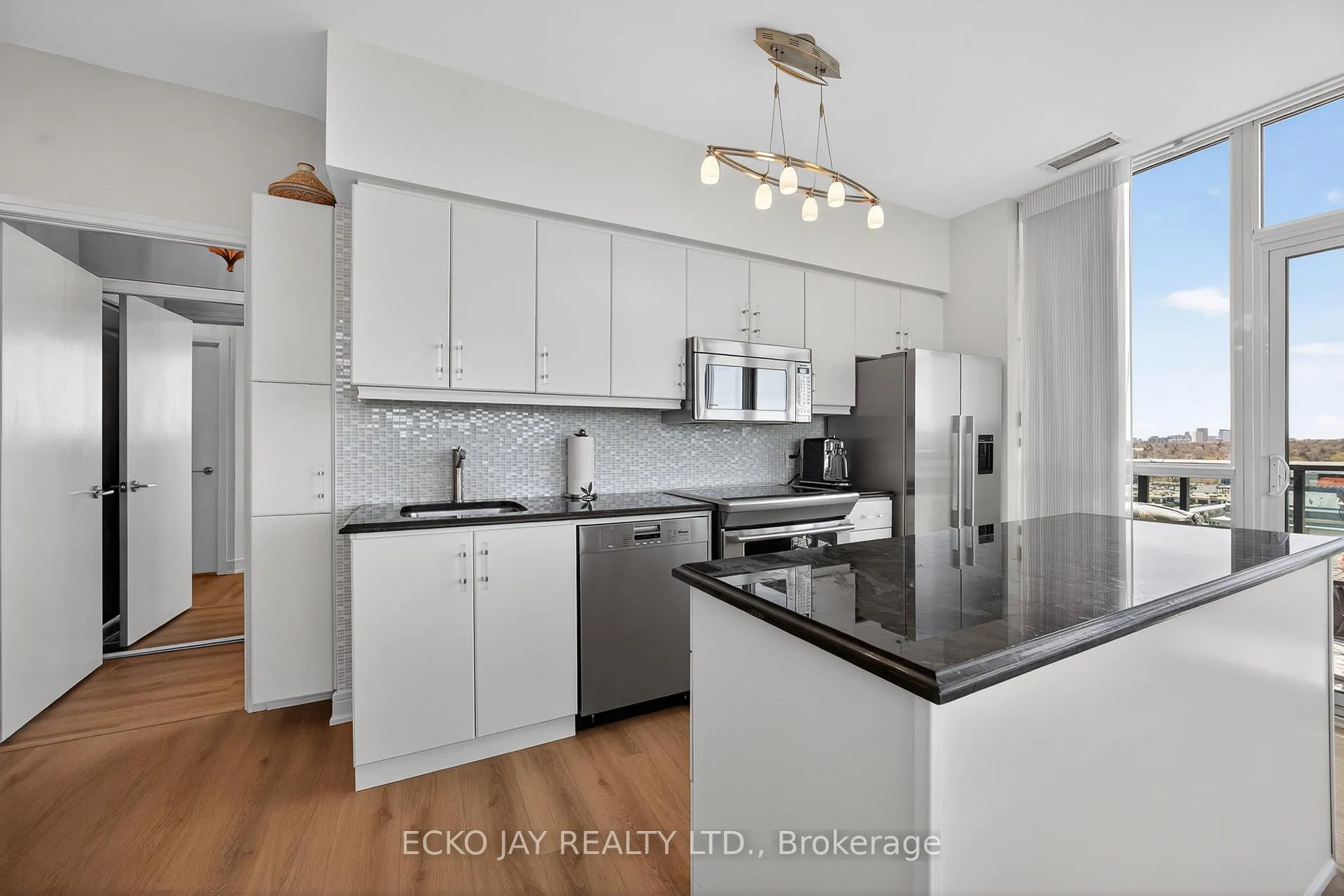 Photo 8 of Unit Ph01, 35 Brian Peck Crescent, Toronto, Thorncliffe Park — HOMEH