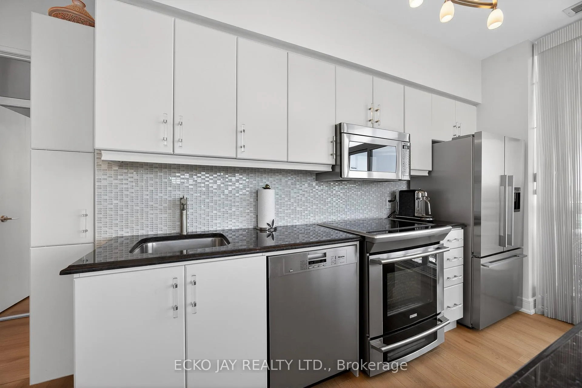 Photo 9 of Unit Ph01, 35 Brian Peck Crescent, Toronto, Thorncliffe Park — HOMEH