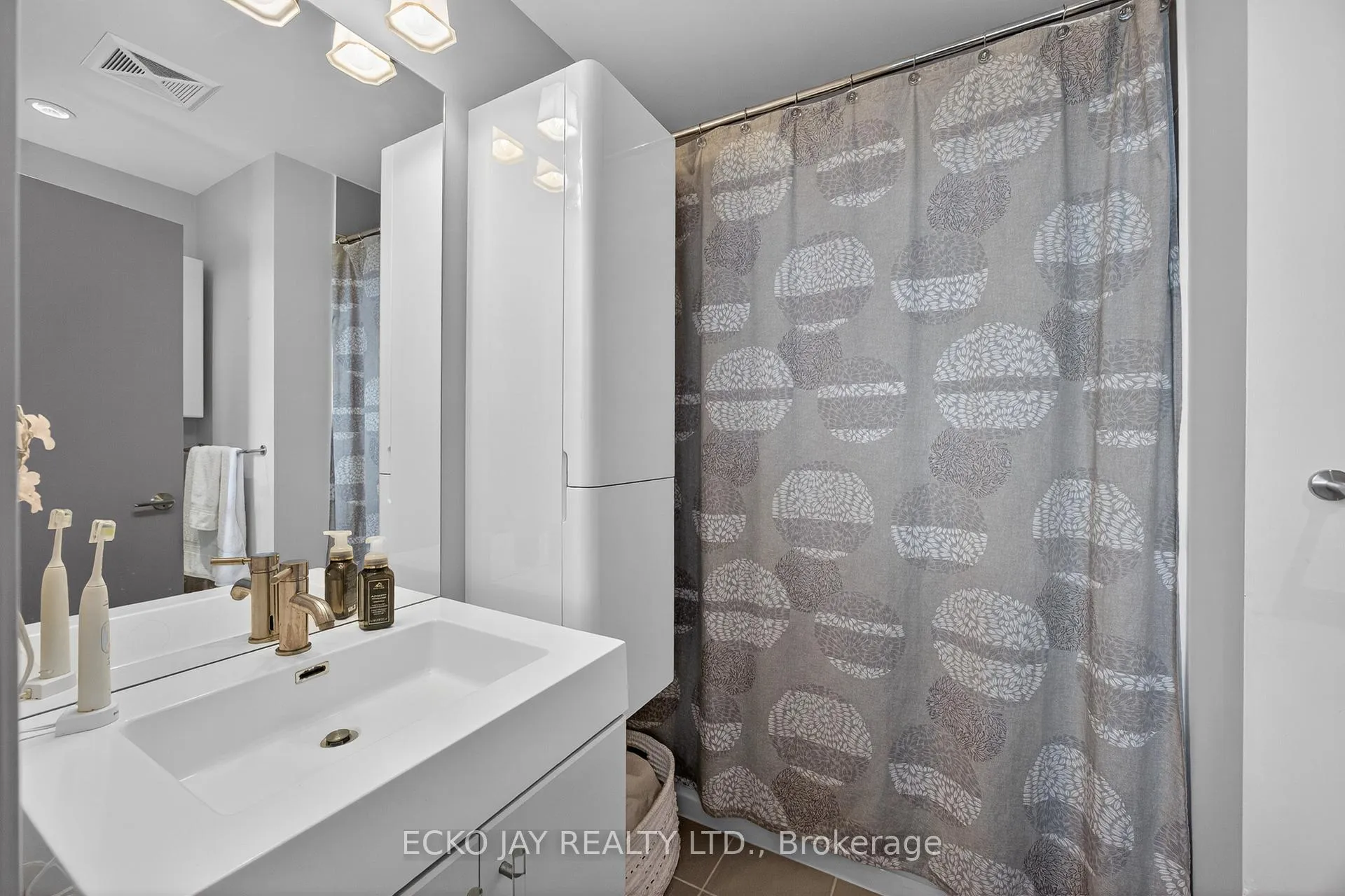 Photo 16 of Unit Ph01, 35 Brian Peck Crescent, Toronto, Thorncliffe Park — HOMEH