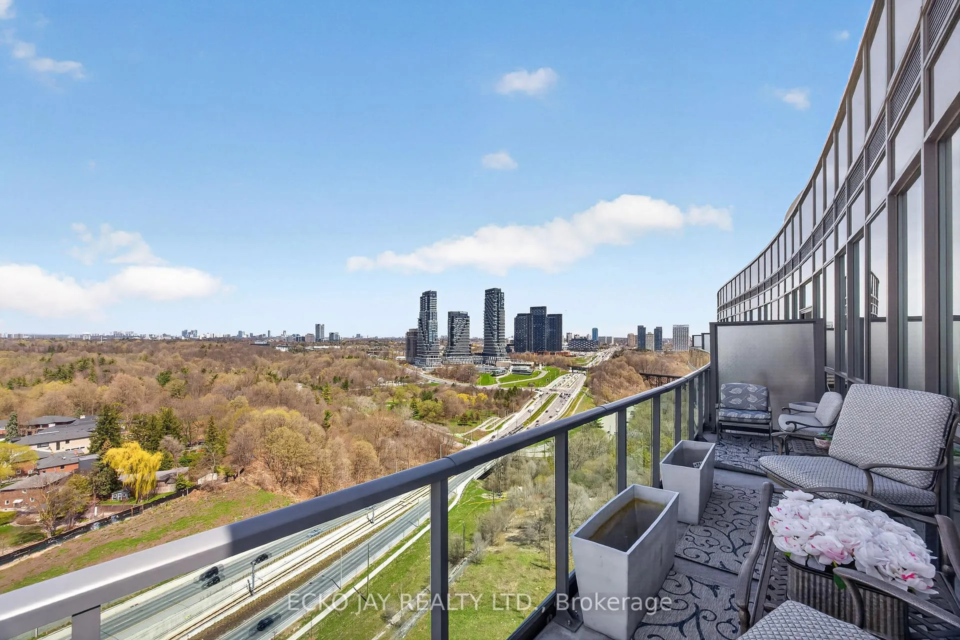 Photo 17 of Unit Ph01, 35 Brian Peck Crescent, Toronto, Thorncliffe Park — HOMEH
