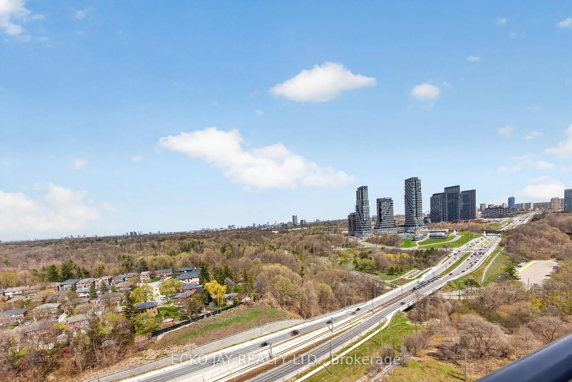 Photo 19 of Unit Ph01, 35 Brian Peck Crescent, Toronto, Thorncliffe Park — HOMEH