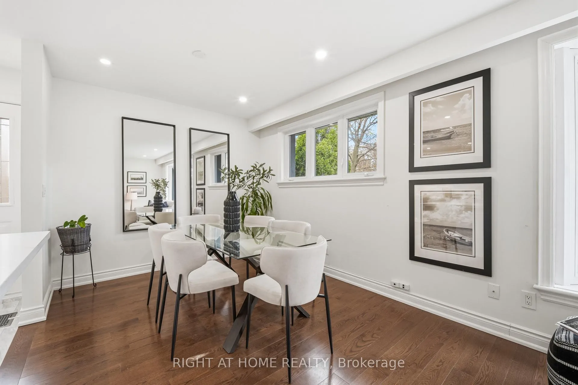 Photo 19 of 11 Farley Crescent, Etobicoke, Willowridge-Martingrove-Richview — HOMEH
