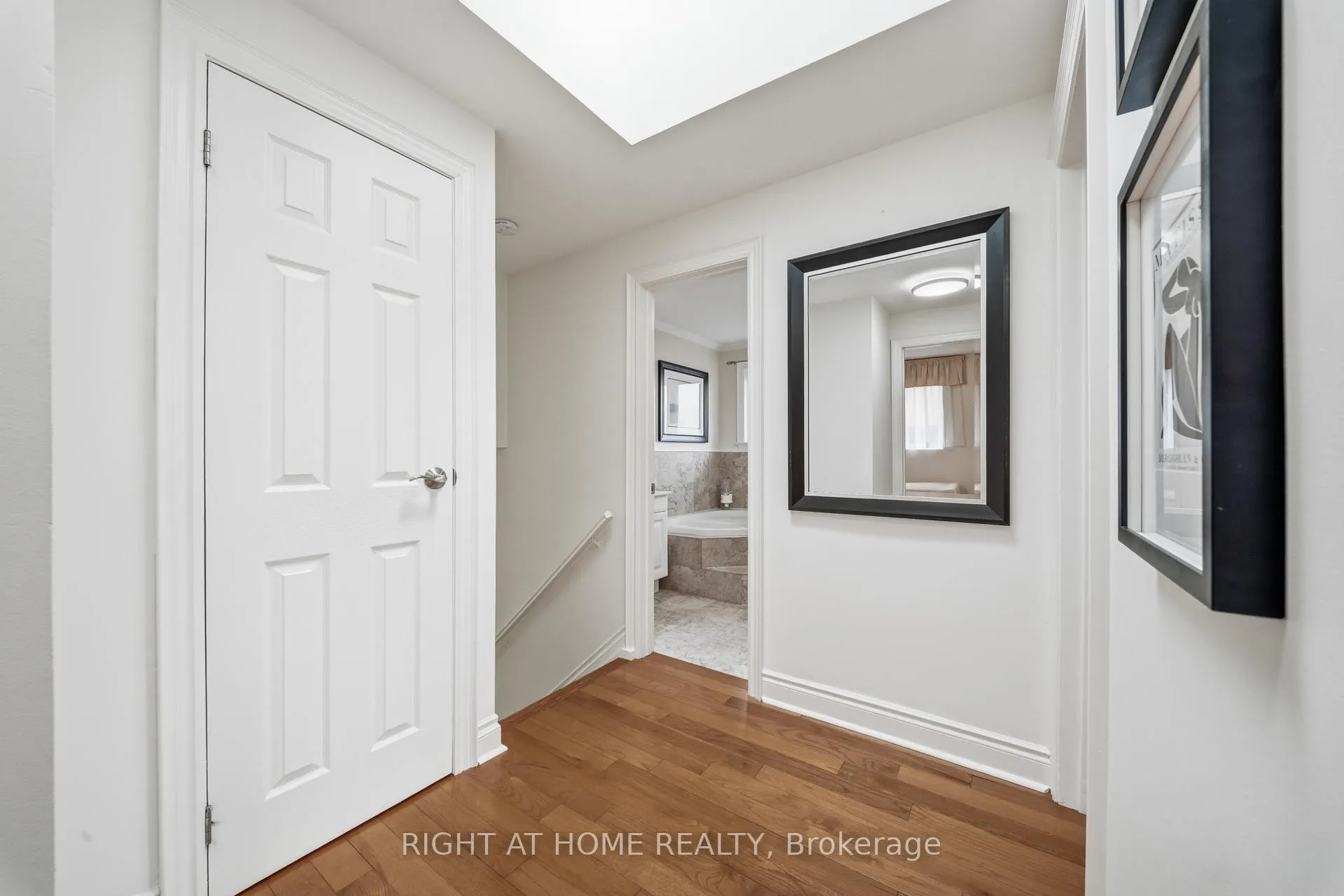 Photo 24 of 11 Farley Crescent, Etobicoke, Willowridge-Martingrove-Richview — HOMEH