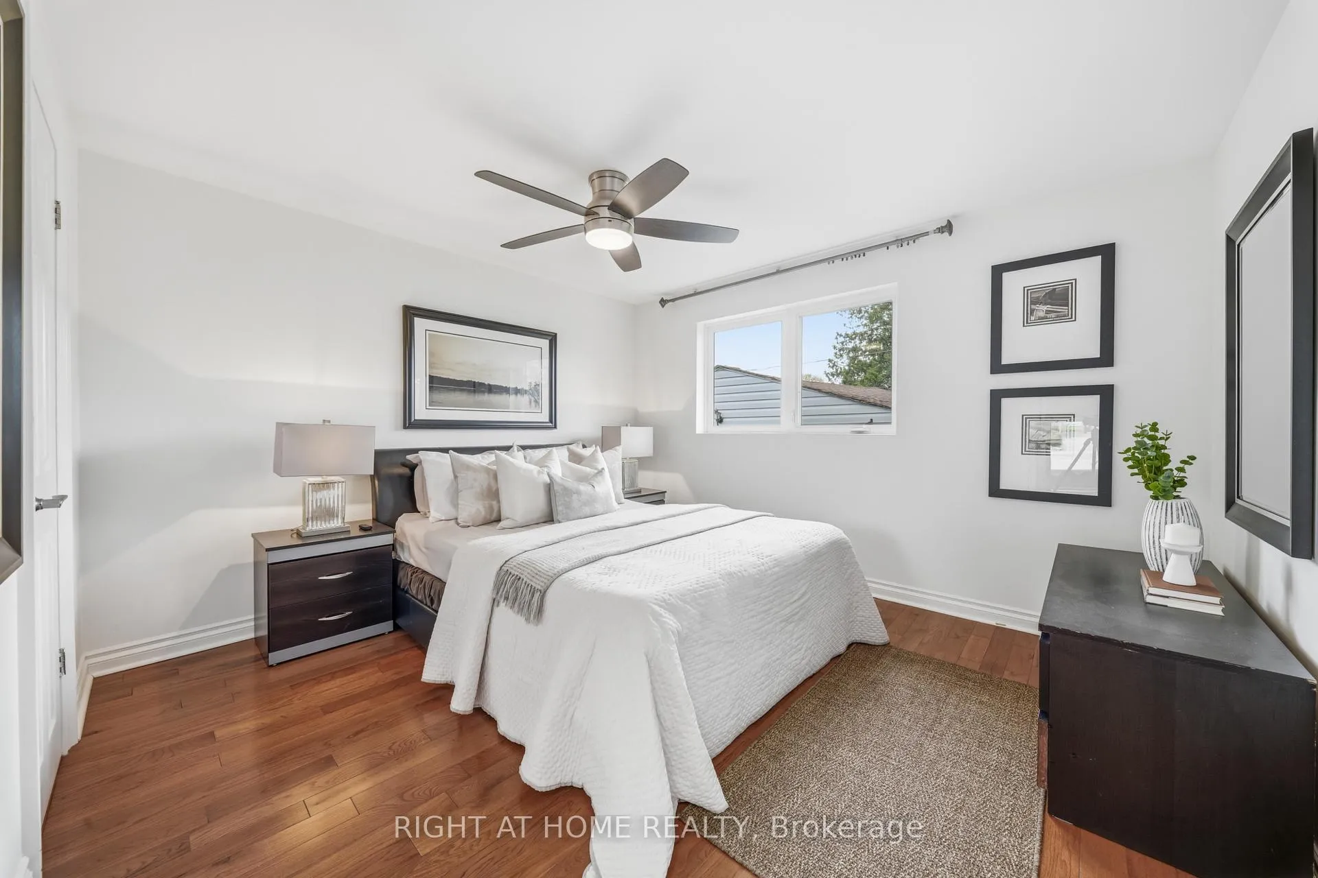 Photo 25 of 11 Farley Crescent, Etobicoke, Willowridge-Martingrove-Richview — HOMEH