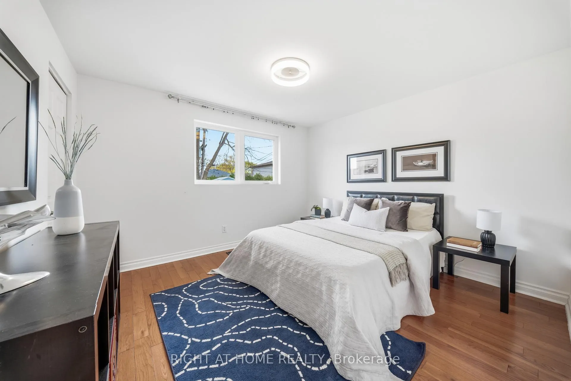 Photo 28 of 11 Farley Crescent, Etobicoke, Willowridge-Martingrove-Richview — HOMEH