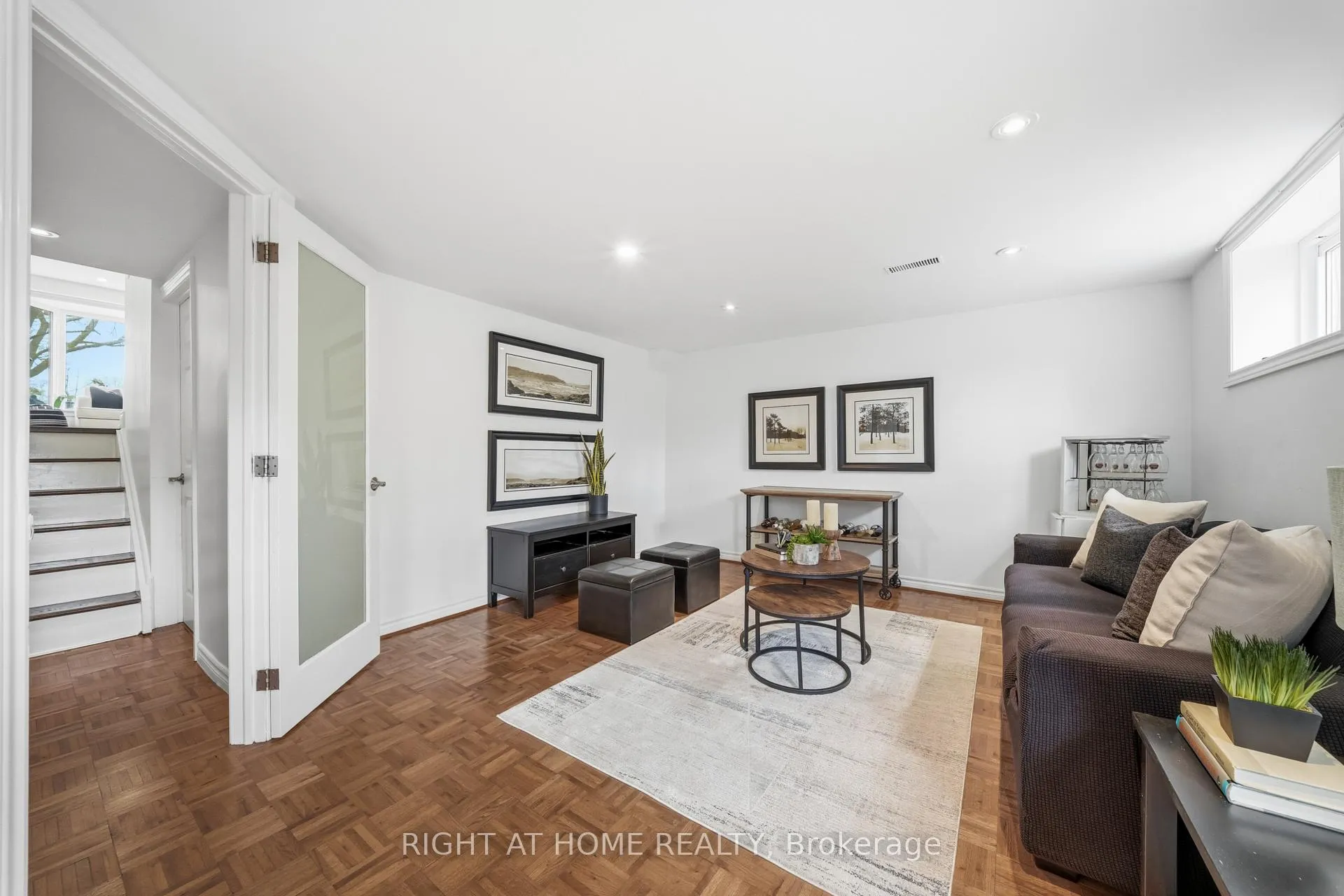 Photo 33 of 11 Farley Crescent, Etobicoke, Willowridge-Martingrove-Richview — HOMEH
