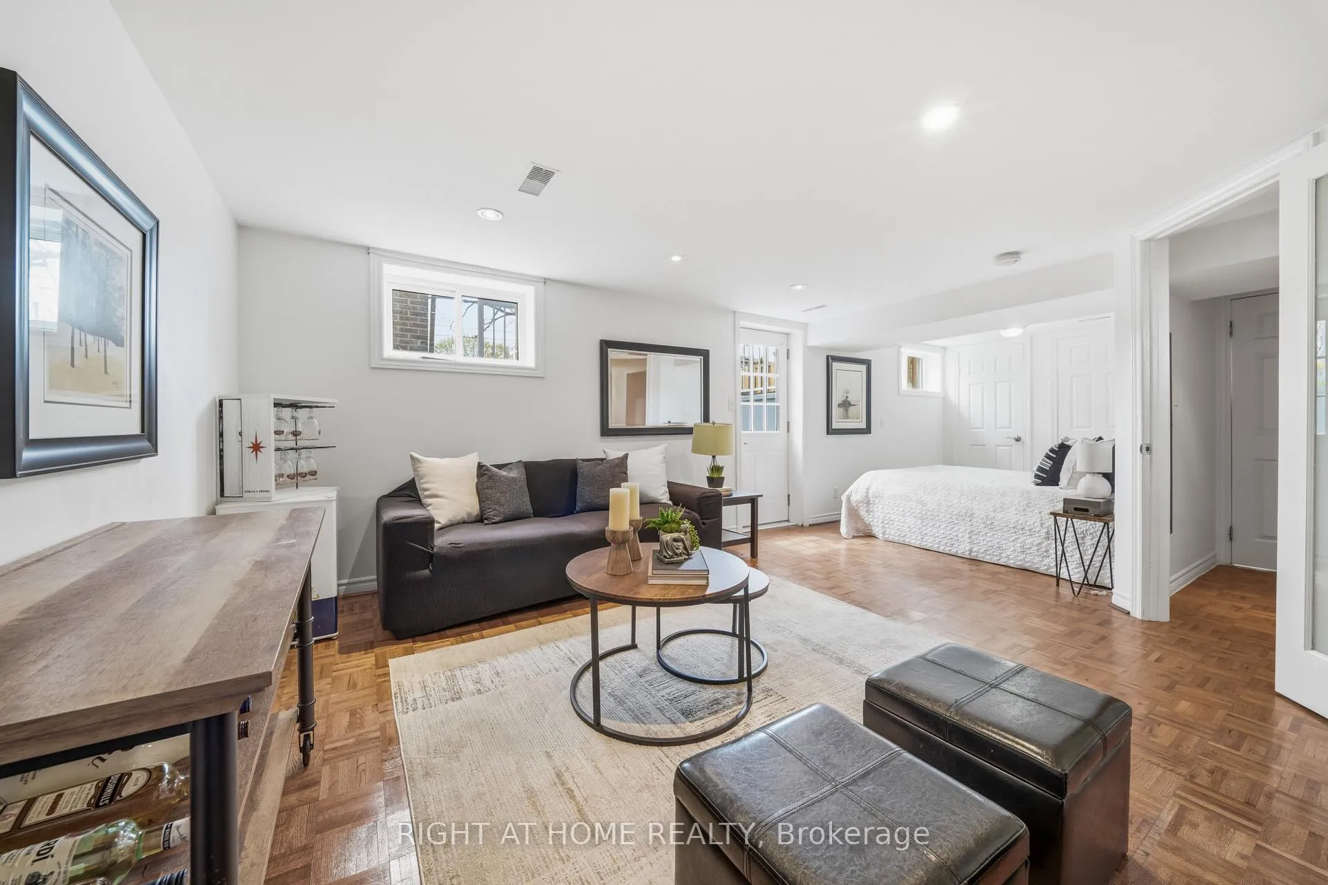 Photo 34 of 11 Farley Crescent, Etobicoke, Willowridge-Martingrove-Richview — HOMEH