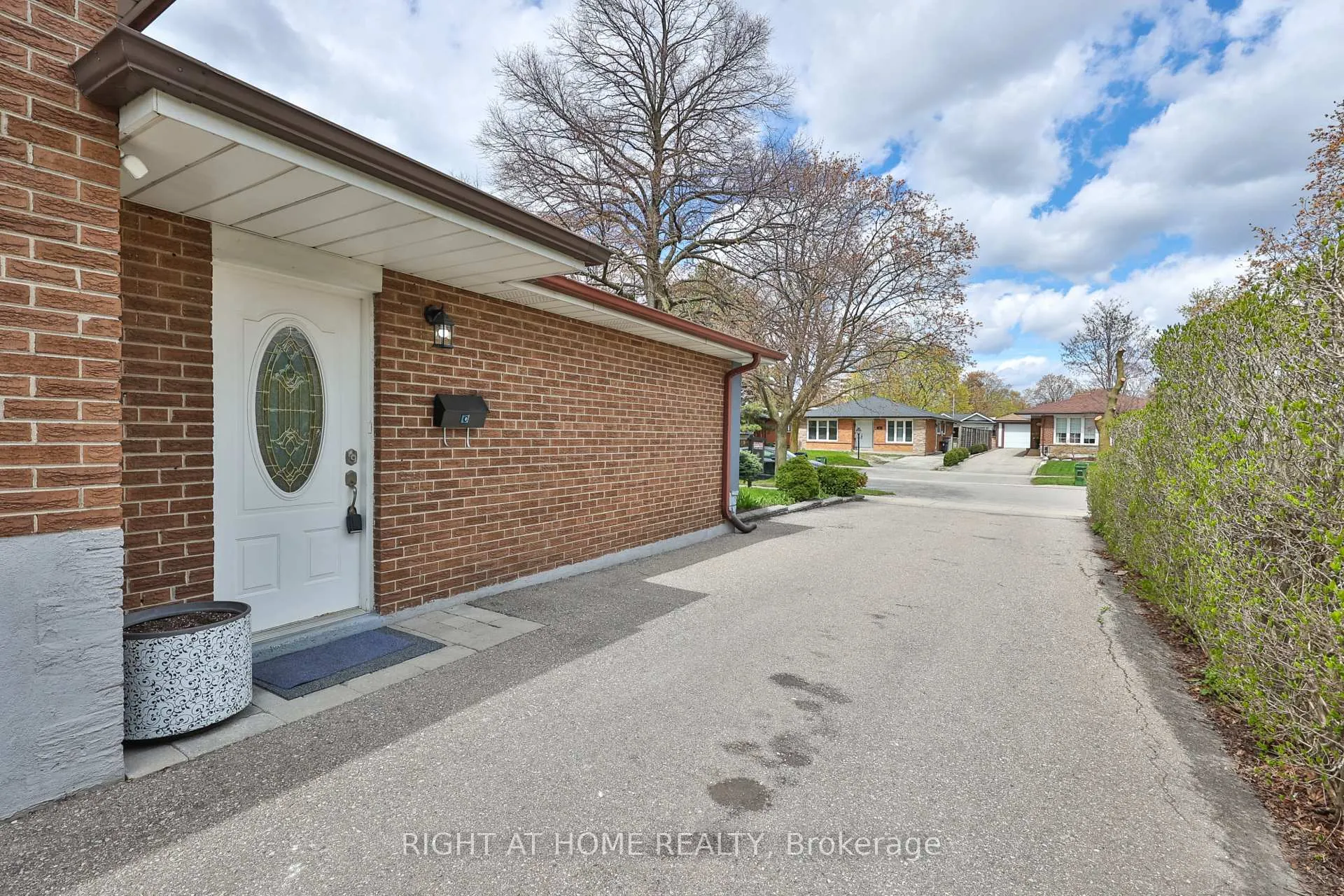 Photo 40 of 11 Farley Crescent, Etobicoke, Willowridge-Martingrove-Richview — HOMEH