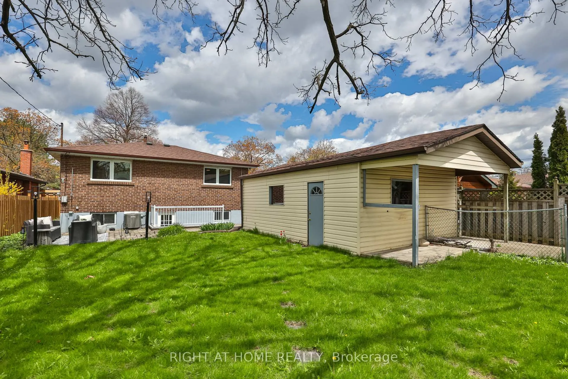 Photo 46 of 11 Farley Crescent, Etobicoke, Willowridge-Martingrove-Richview — HOMEH