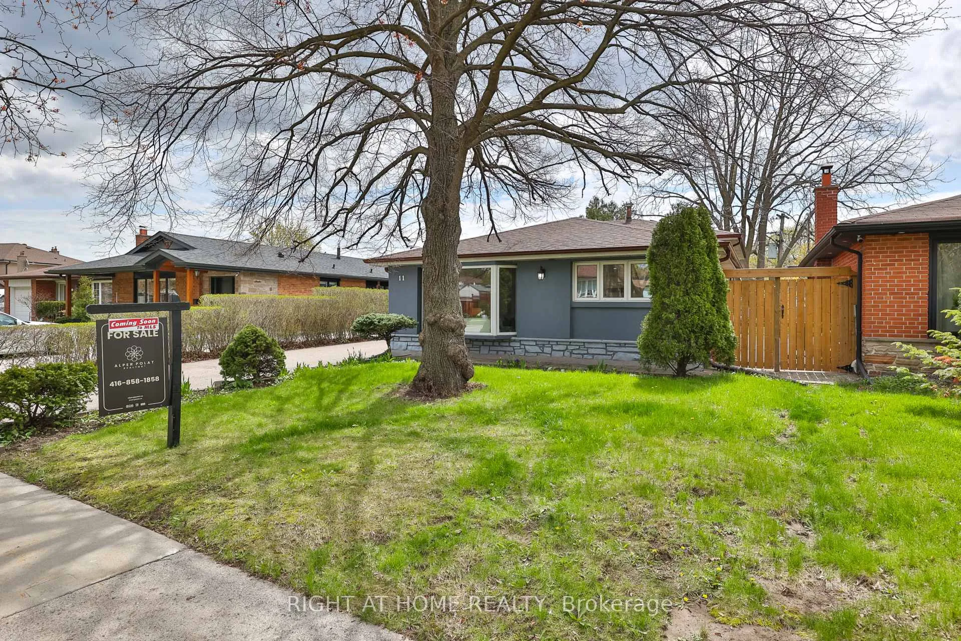 Photo 47 of 11 Farley Crescent, Etobicoke, Willowridge-Martingrove-Richview — HOMEH