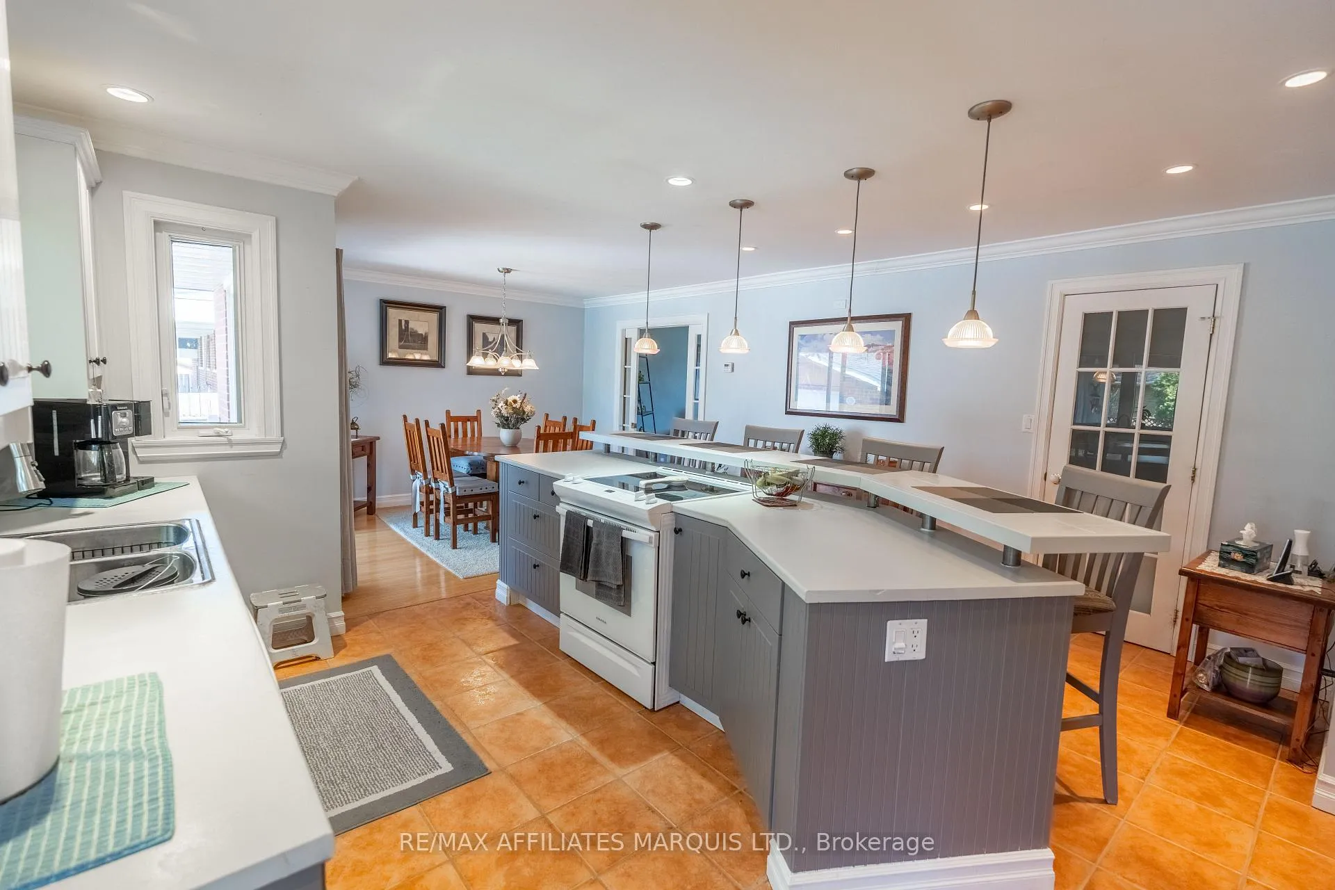 Photo 8 of 1407 Boyd Street S, Cornwall — HOMEH