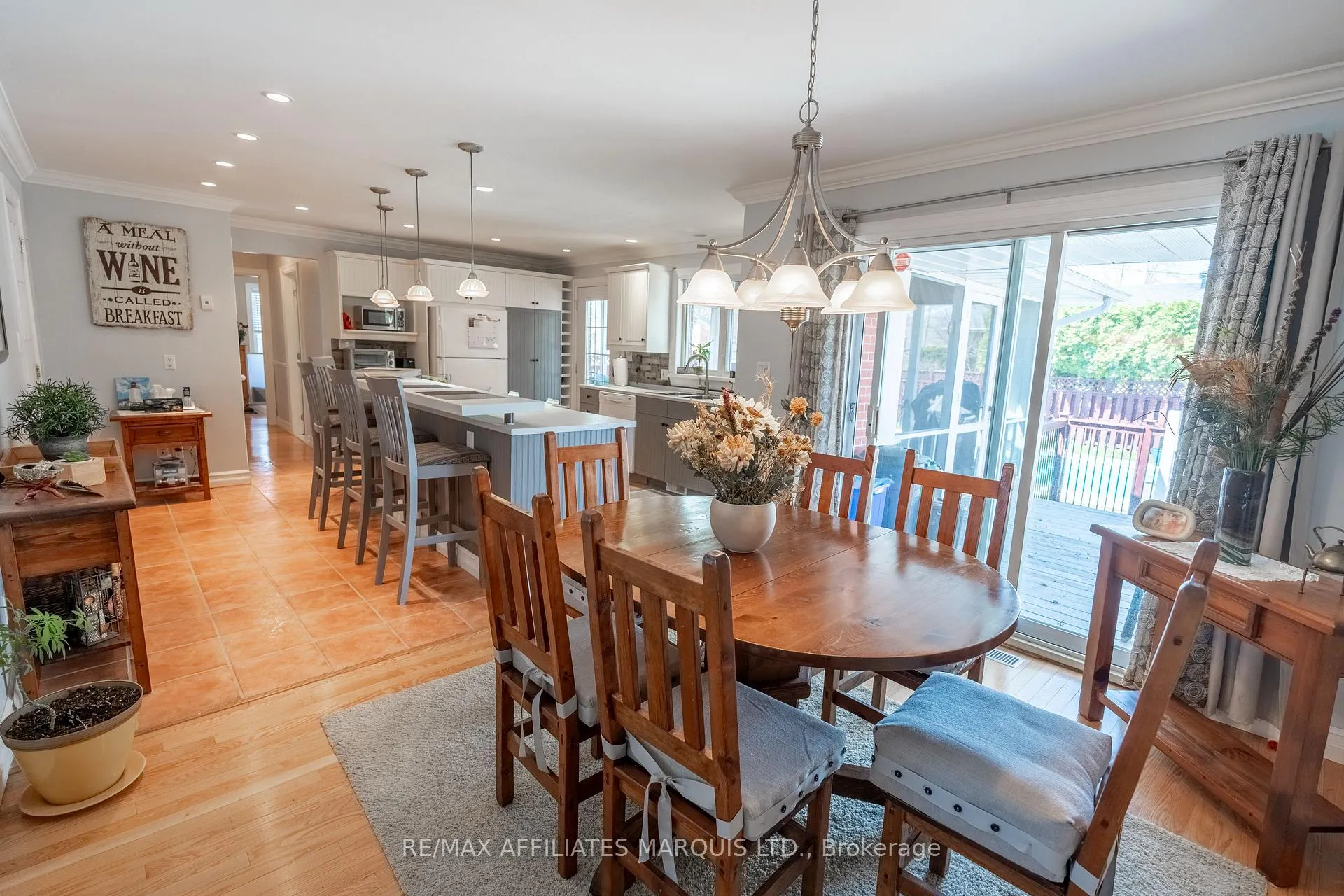 Photo 10 of 1407 Boyd Street S, Cornwall — HOMEH