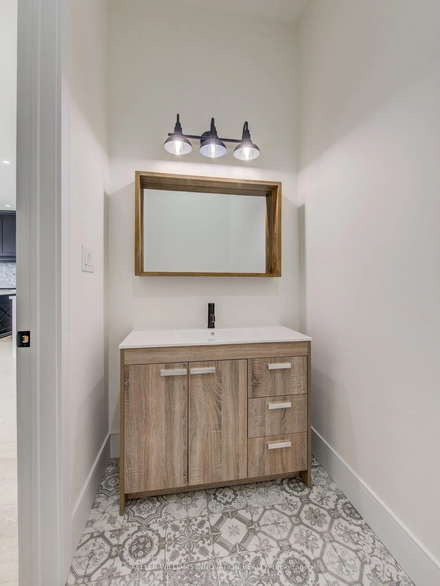 Photo 26 of 8 Edgeview Crescent W, Middlesex Centre, Kilworth — HOMEH