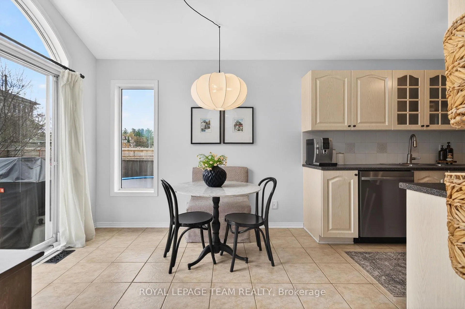Photo 13 of 75 Scampton Drive, Ottawa, Kanata - Morgan's Grant/South March — HOMEH