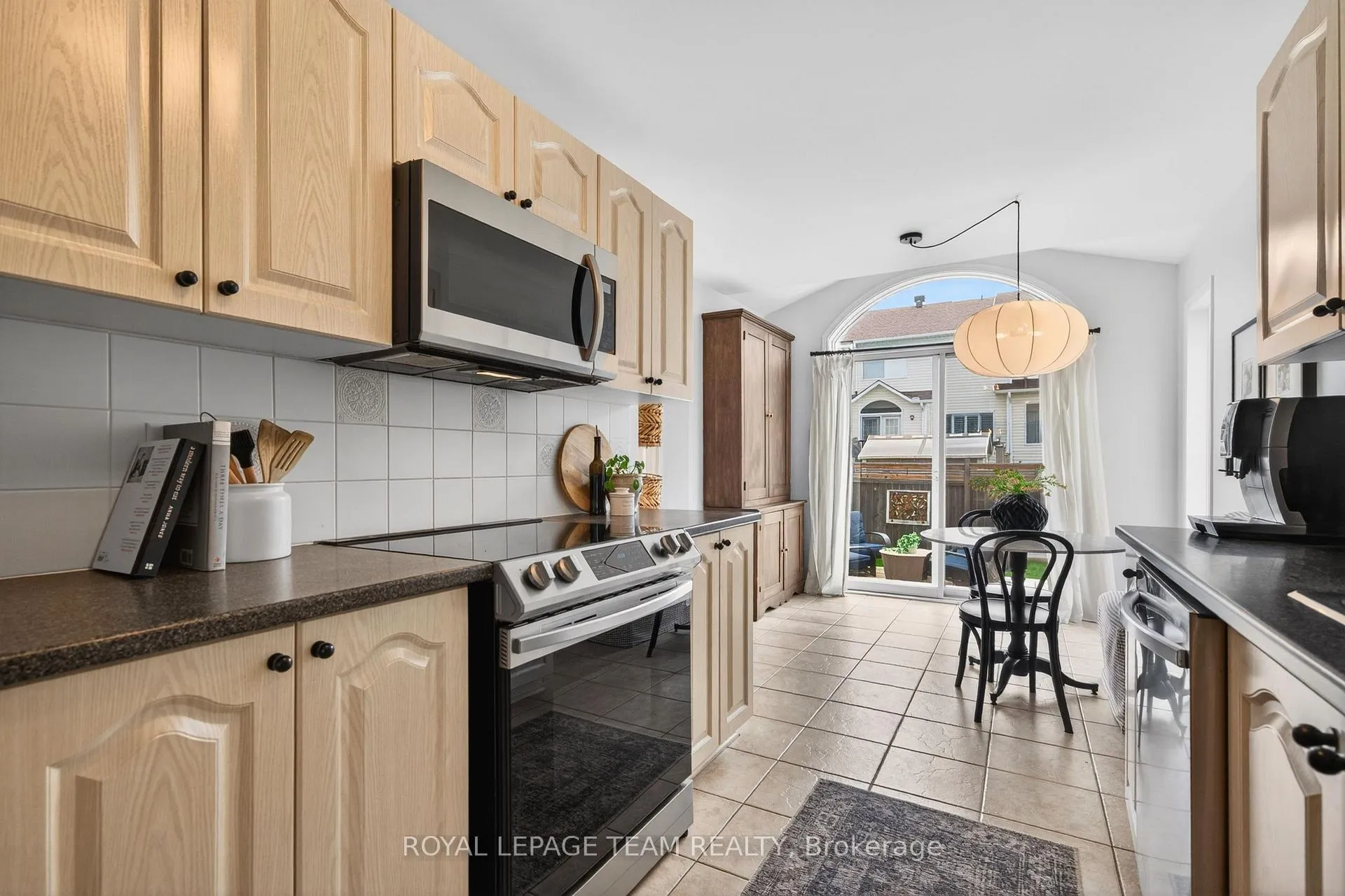Photo 18 of 75 Scampton Drive, Ottawa, Kanata - Morgan's Grant/South March — HOMEH