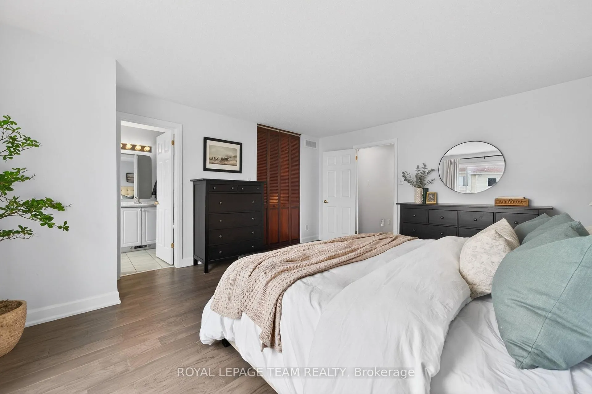 Photo 32 of 75 Scampton Drive, Ottawa, Kanata - Morgan's Grant/South March — HOMEH