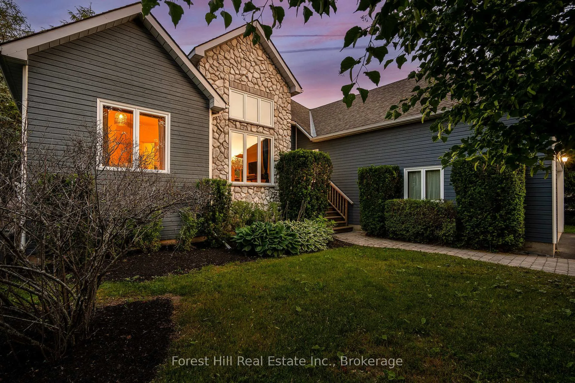 Photo 7 of 140 Augusta Crescent, Blue Mountains — HOMEH