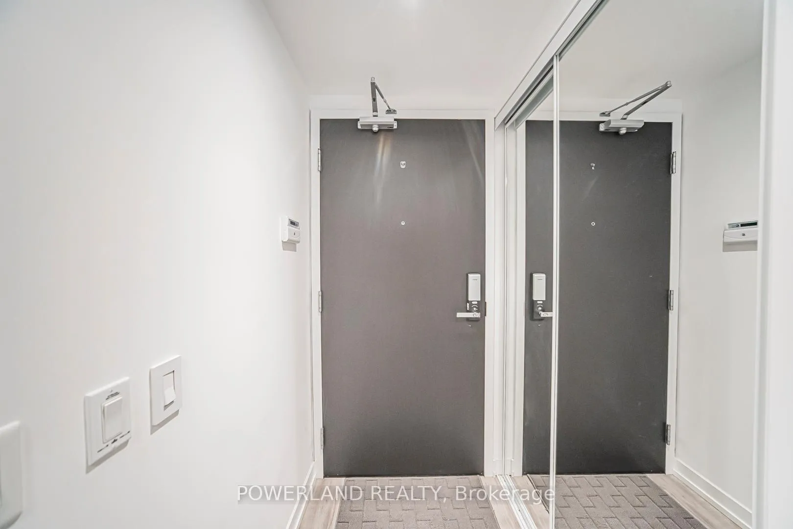 Photo 4 of Unit 3003, 77 Shuter Street, Toronto, Church-Yonge Corridor — HOMEH