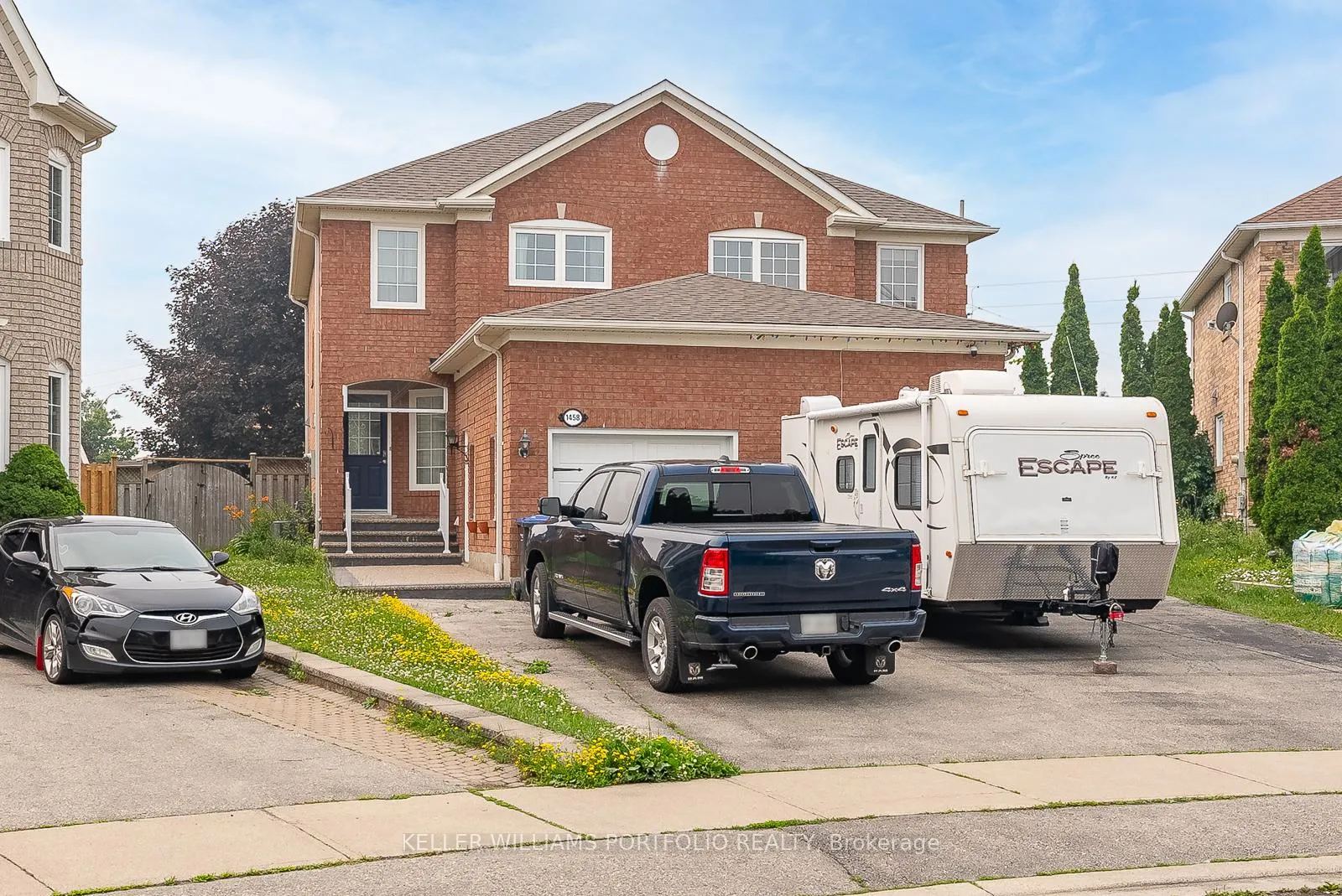 Photo 2 of 1458 Quest Circle, Mississauga, Meadowvale Village — HOMEH