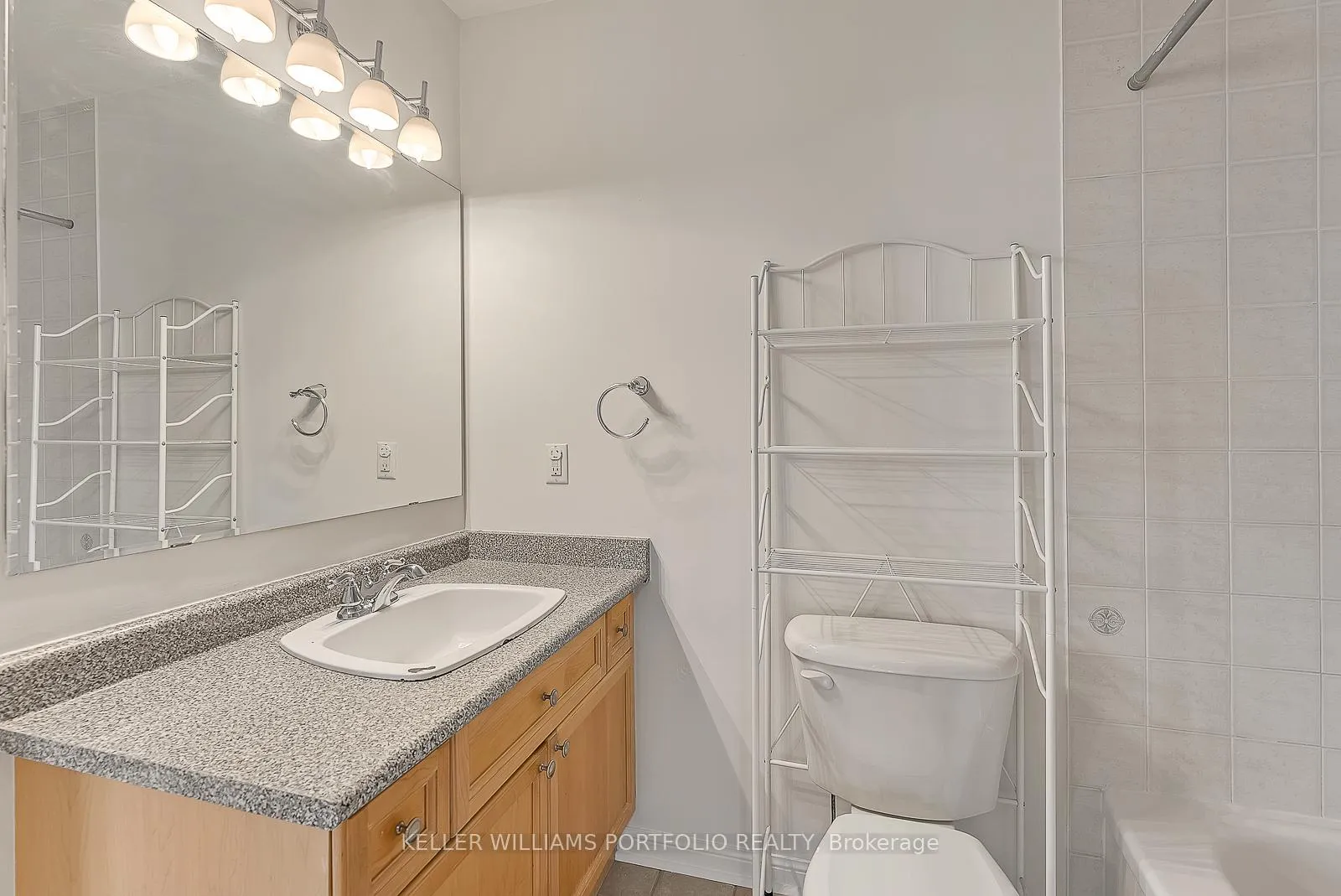 Photo 23 of 1458 Quest Circle, Mississauga, Meadowvale Village — HOMEH
