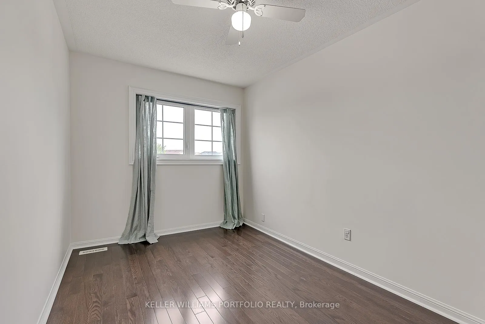 Photo 29 of 1458 Quest Circle, Mississauga, Meadowvale Village — HOMEH