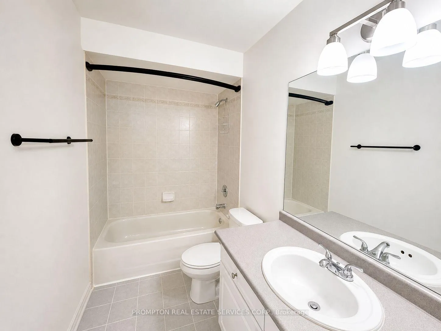 Photo 9 of 108 Parktree Drive, Vaughan, Maple — HOMEH