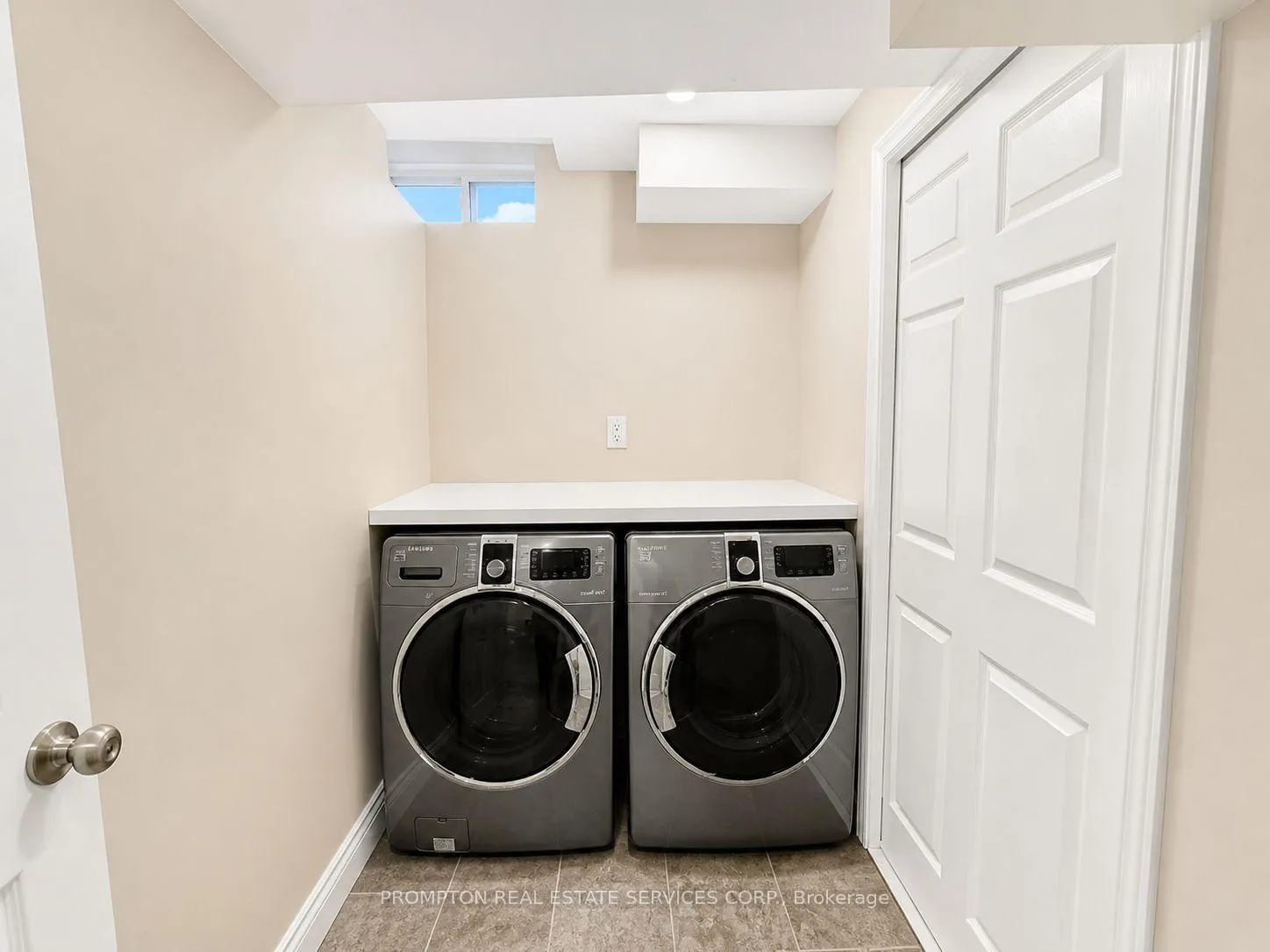 Photo 11 of 108 Parktree Drive, Vaughan, Maple — HOMEH