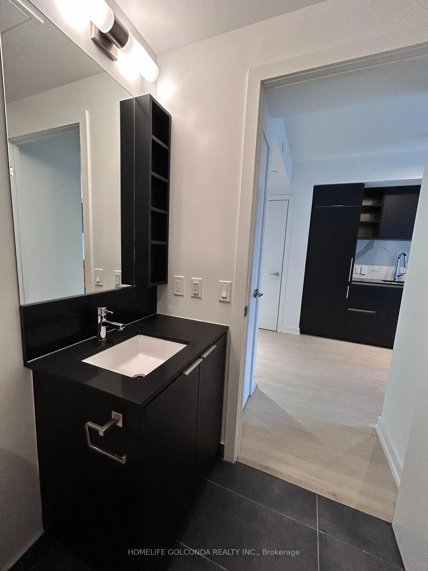 Photo 5 of Unit 2702, 8 Wellesley Street W, Toronto, Bay Street Corridor — HOMEH