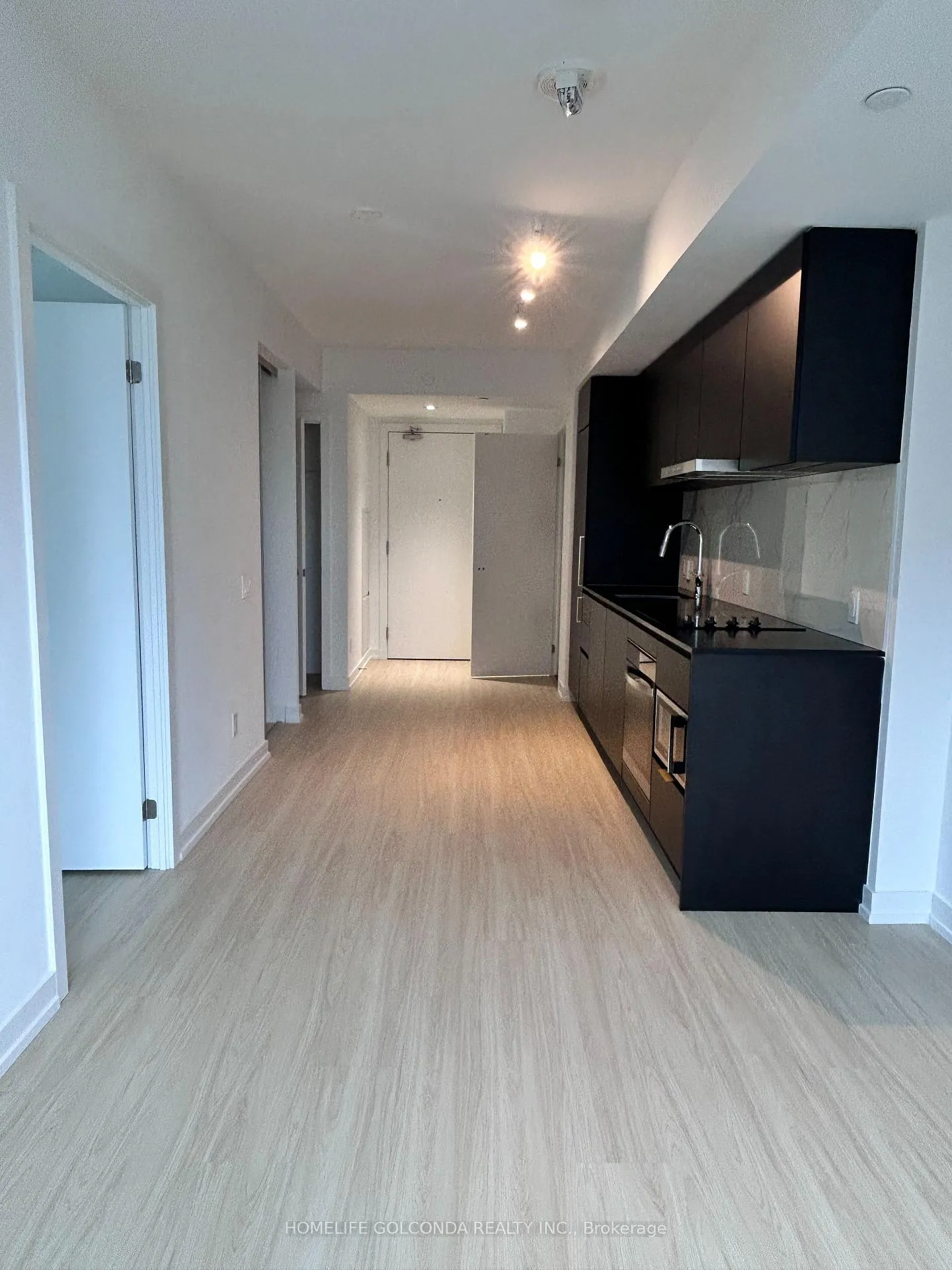 Photo 7 of Unit 2702, 8 Wellesley Street W, Toronto, Bay Street Corridor — HOMEH