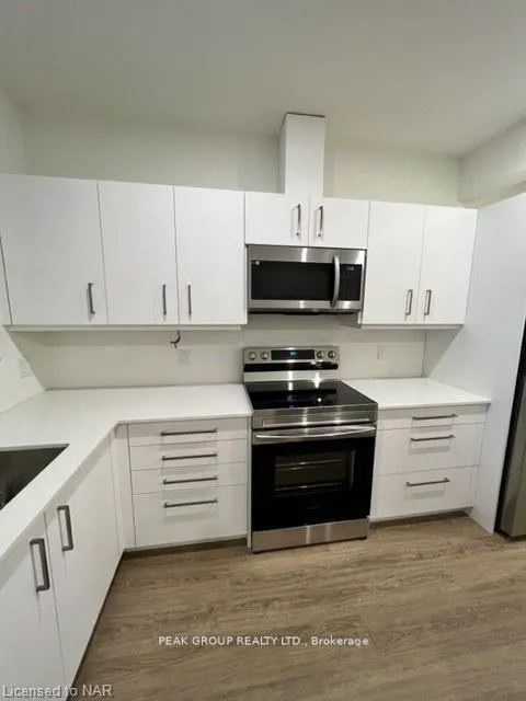 Photo 4 of 4590 Lee Avenue, Niagara Falls, Ascot — HOMEH