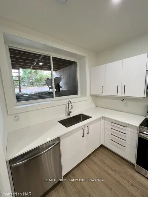 Photo 5 of 4590 Lee Avenue, Niagara Falls, Ascot — HOMEH