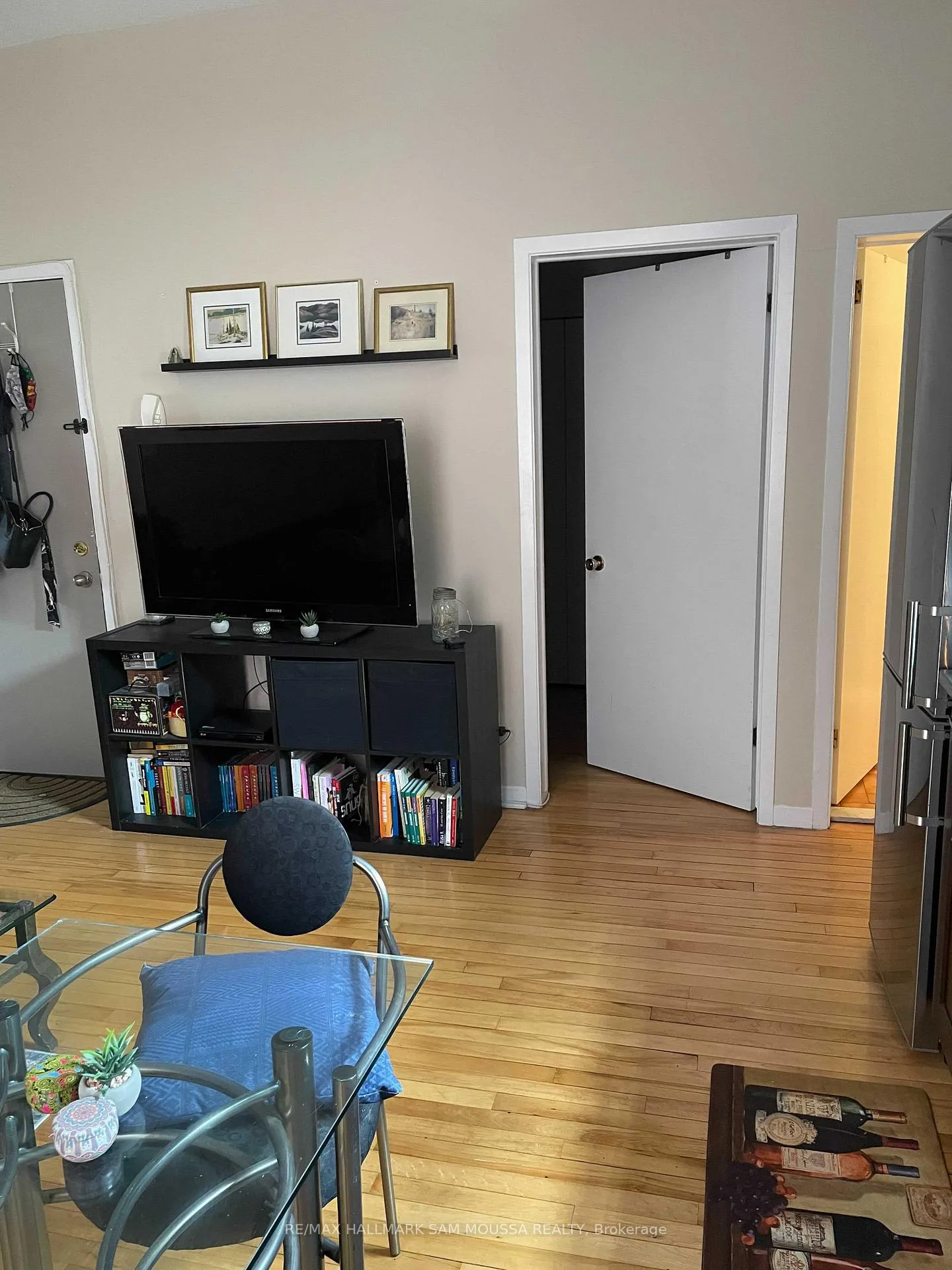 Photo 3 of Unit 7, 232 Cooper Street, Ottawa, Ottawa Centre — HOMEH