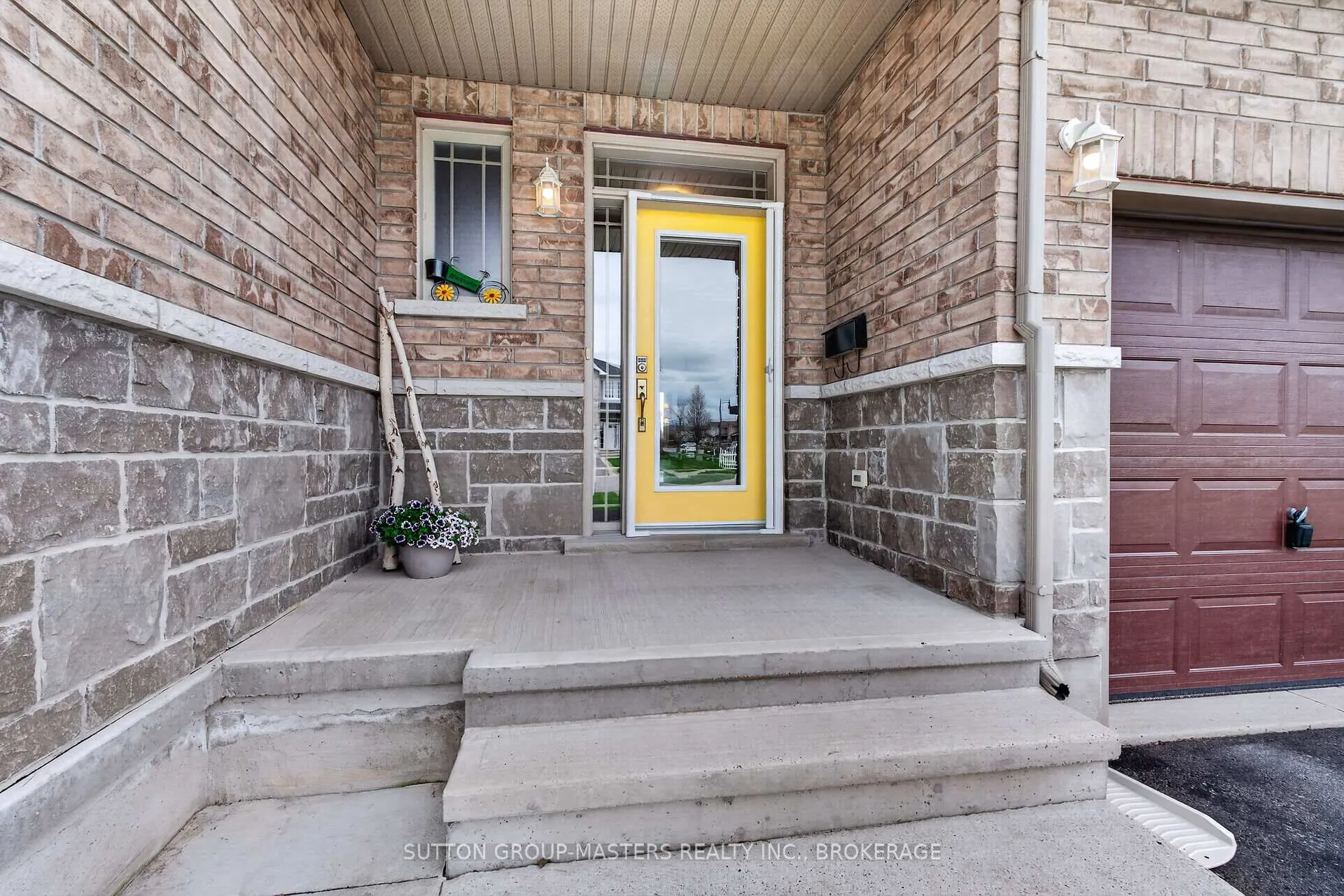 Photo 2 of 1165 Horizon Drive, Kingston, City Northwest — HOMEH