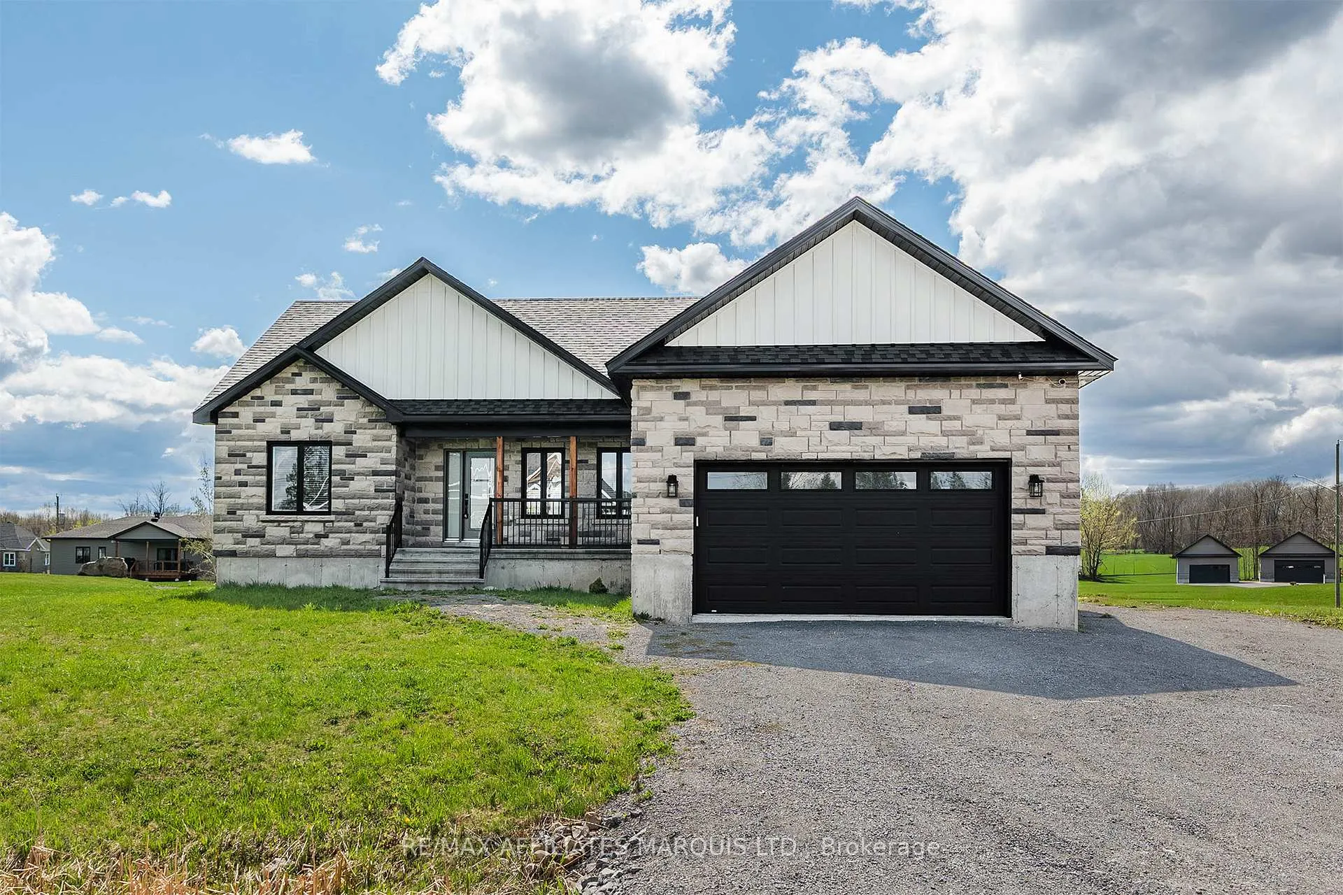 Photo 1 of 6836 James Crescent, South Glengarry, South Glengarry (Charlottenburgh) Twp — HOMEH